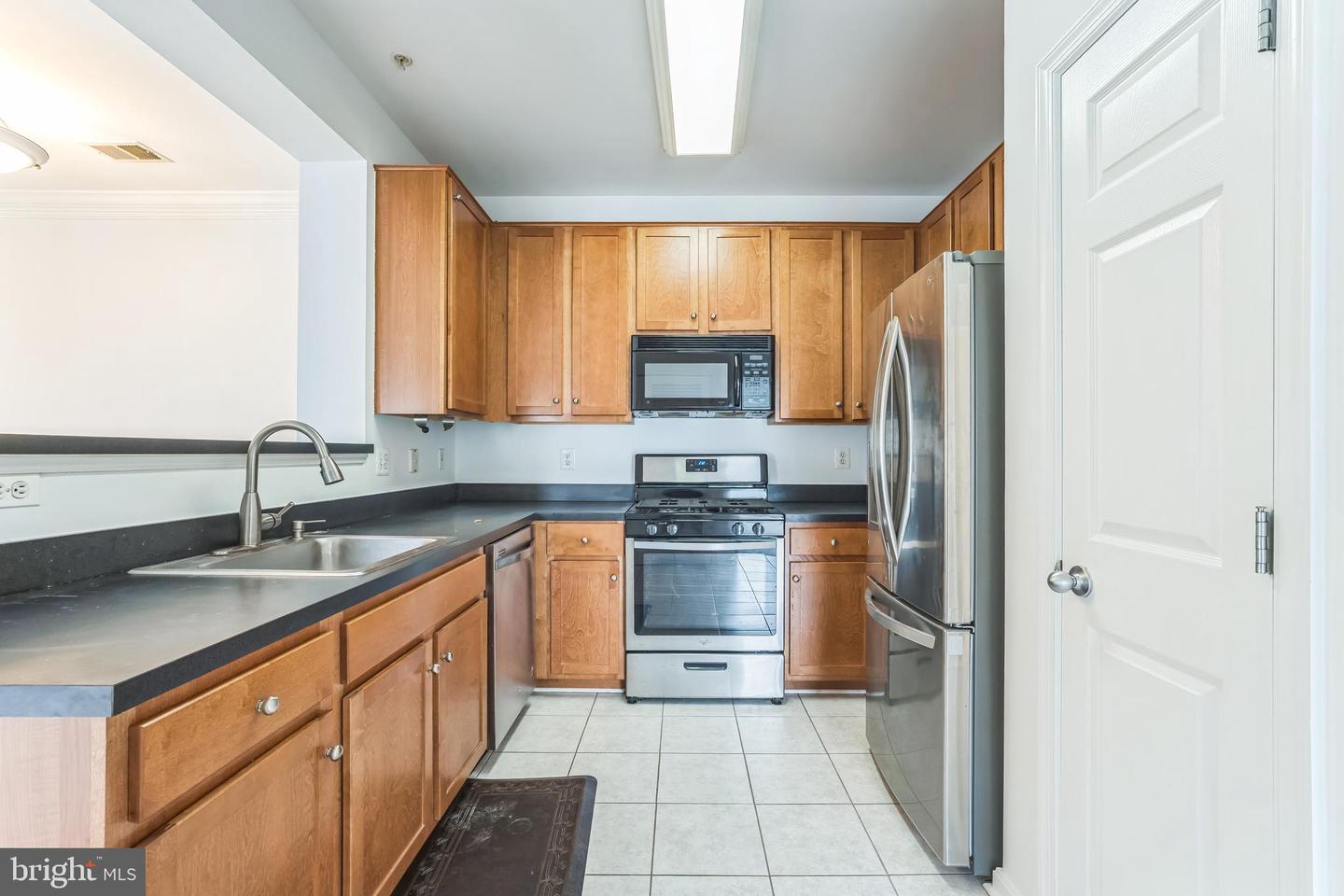4854 EISENHOWER AVE #456, ALEXANDRIA, Virginia 22304, 2 Bedrooms Bedrooms, ,2 BathroomsBathrooms,Residential,For sale,4854 EISENHOWER AVE #456,VAAX2047606 MLS # VAAX2047606