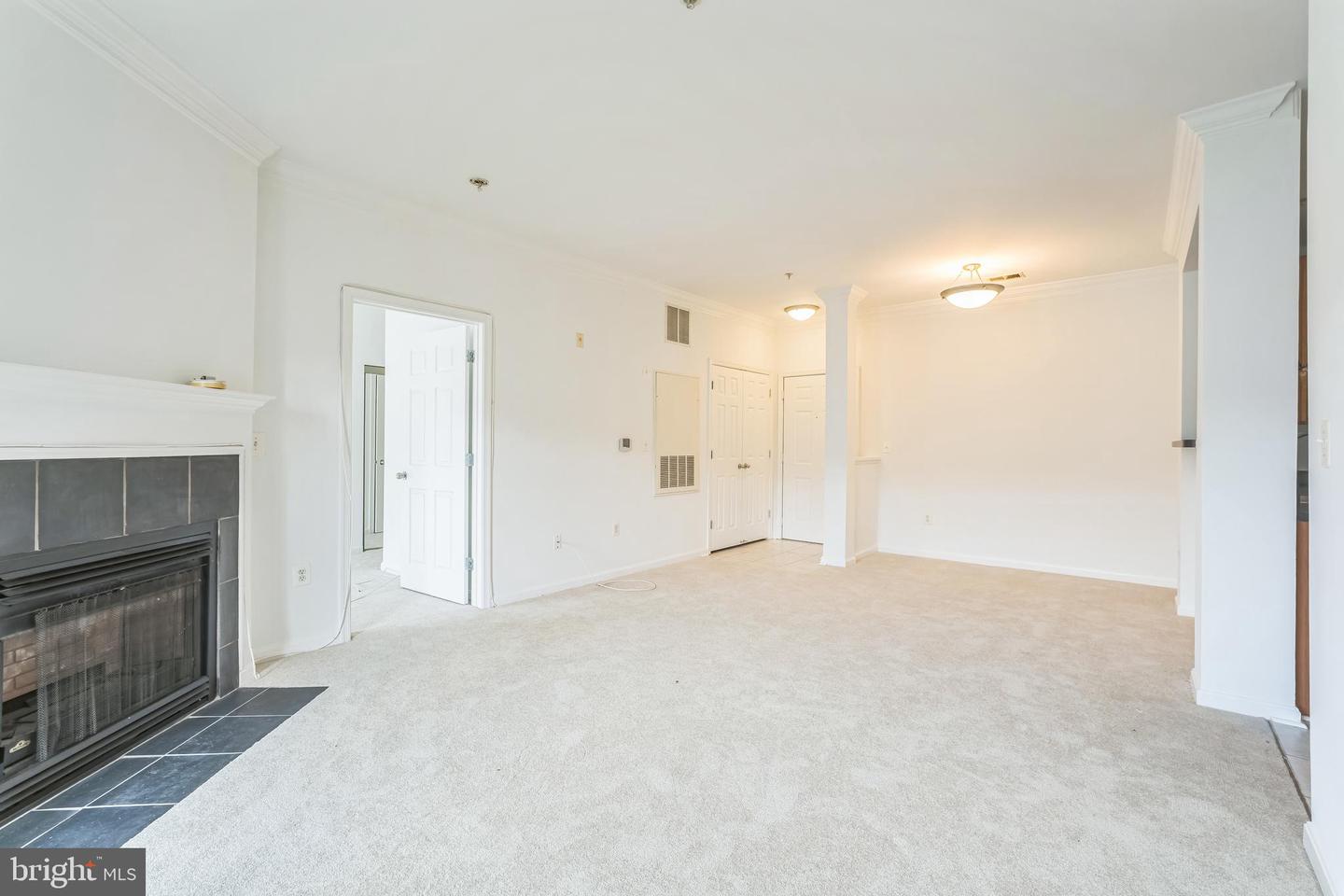 4854 EISENHOWER AVE #456, ALEXANDRIA, Virginia 22304, 2 Bedrooms Bedrooms, ,2 BathroomsBathrooms,Residential,For sale,4854 EISENHOWER AVE #456,VAAX2047606 MLS # VAAX2047606