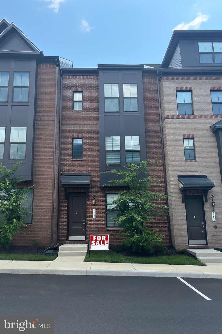 7275 NITTANY LN, ALEXANDRIA, Virginia 22306, 4 Bedrooms Bedrooms, ,3 BathroomsBathrooms,Residential,For sale,7275 NITTANY LN,VAFX2256180 MLS # VAFX2256180