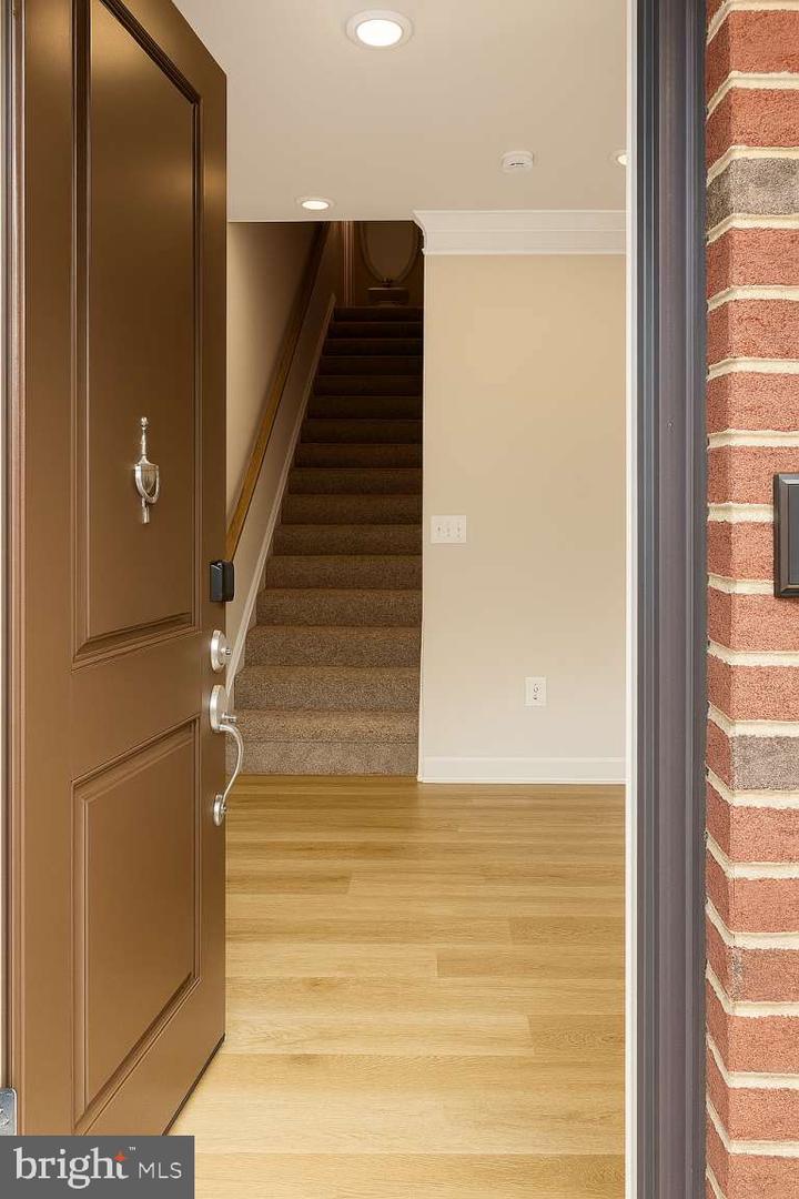 7275 NITTANY LN, ALEXANDRIA, Virginia 22306, 4 Bedrooms Bedrooms, ,3 BathroomsBathrooms,Residential,For sale,7275 NITTANY LN,VAFX2256180 MLS # VAFX2256180