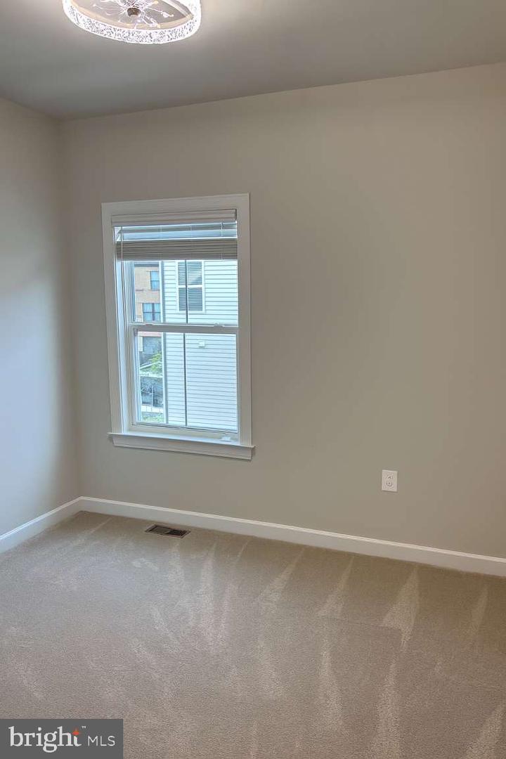 7275 NITTANY LN, ALEXANDRIA, Virginia 22306, 4 Bedrooms Bedrooms, ,3 BathroomsBathrooms,Residential,For sale,7275 NITTANY LN,VAFX2256180 MLS # VAFX2256180