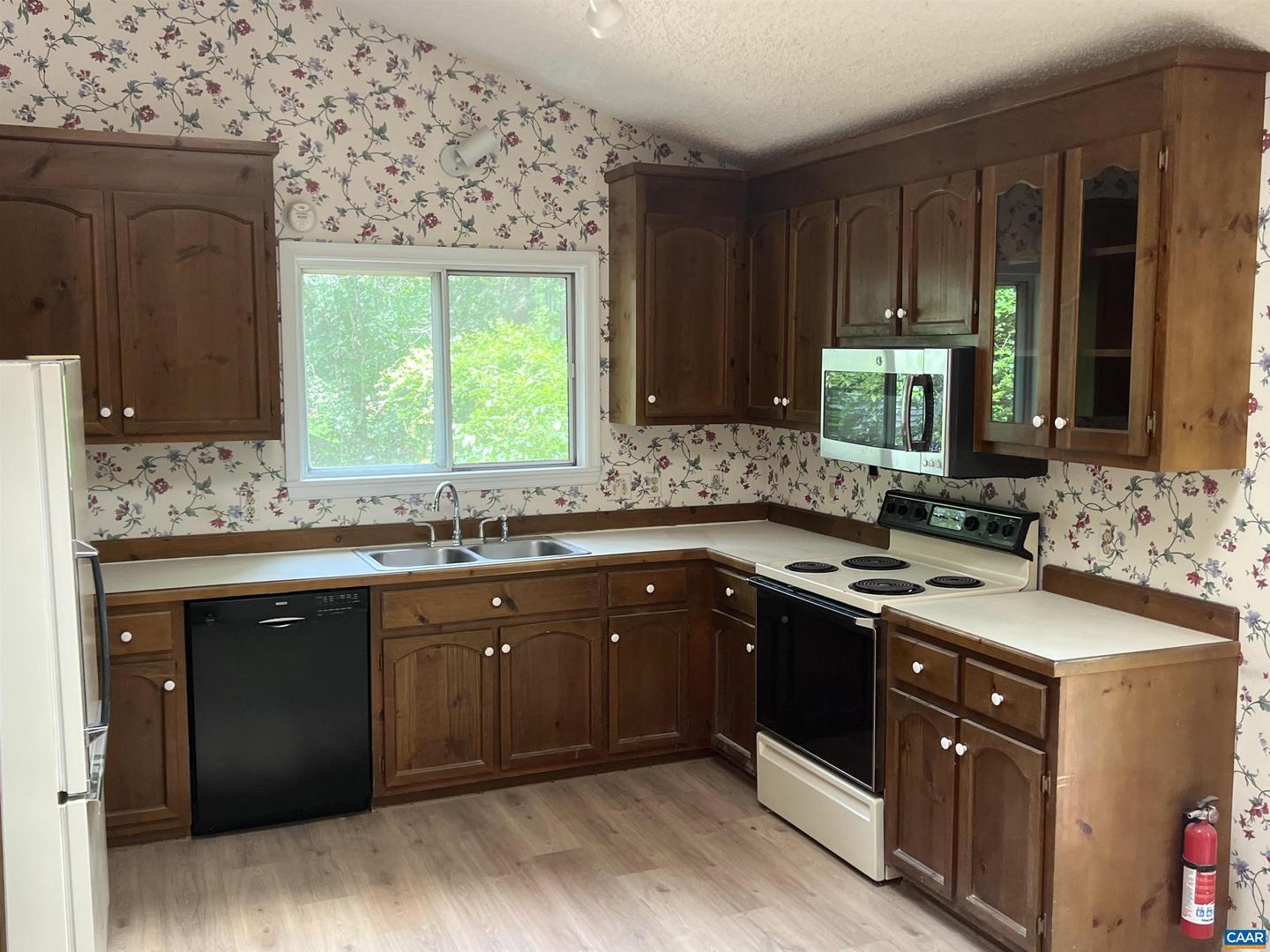 7 ENGLEWOOD DR, PALMYRA, Virginia 22963, 3 Bedrooms Bedrooms, ,3 BathroomsBathrooms,Residential,For sale,7 ENGLEWOOD DR,666861 MLS # 666861