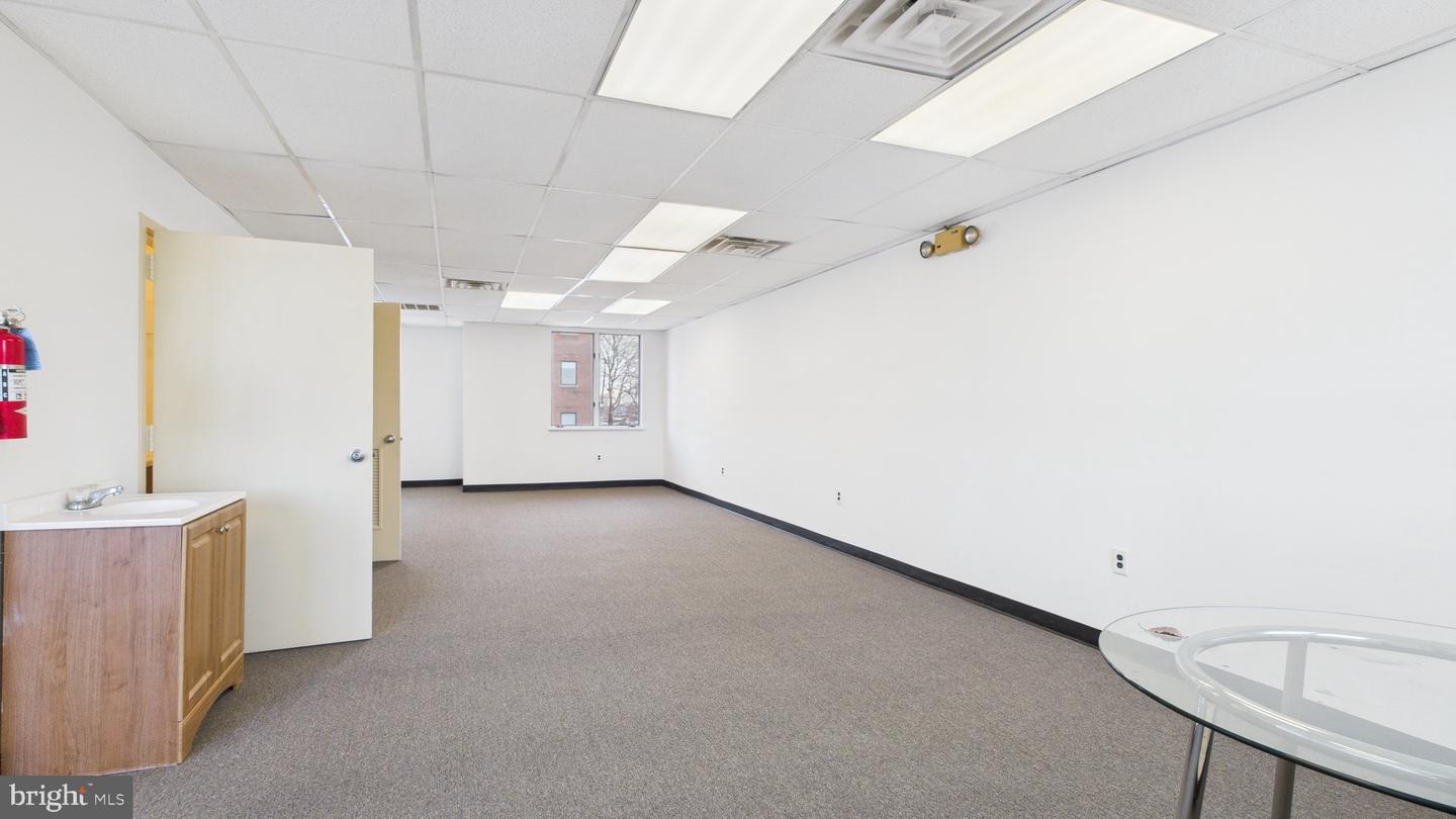 6400-S SEVEN CORNERS PL #1S, FALLS CHURCH, Virginia 22044, ,Land,For sale,6400-S SEVEN CORNERS PL #1S,VAFX2256236 MLS # VAFX2256236