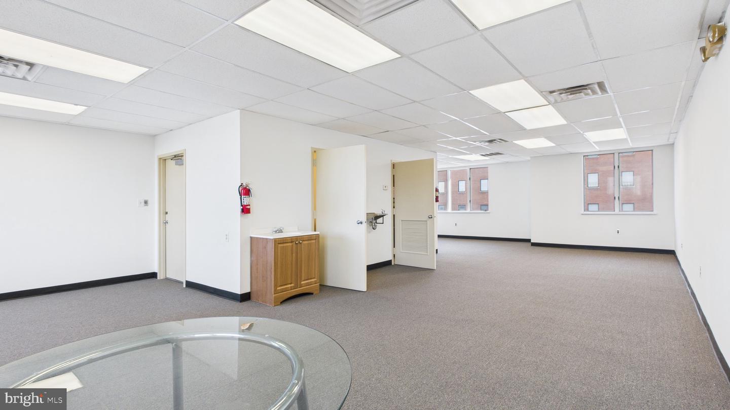 6400-S SEVEN CORNERS PL #1S, FALLS CHURCH, Virginia 22044, ,Land,For sale,6400-S SEVEN CORNERS PL #1S,VAFX2256236 MLS # VAFX2256236