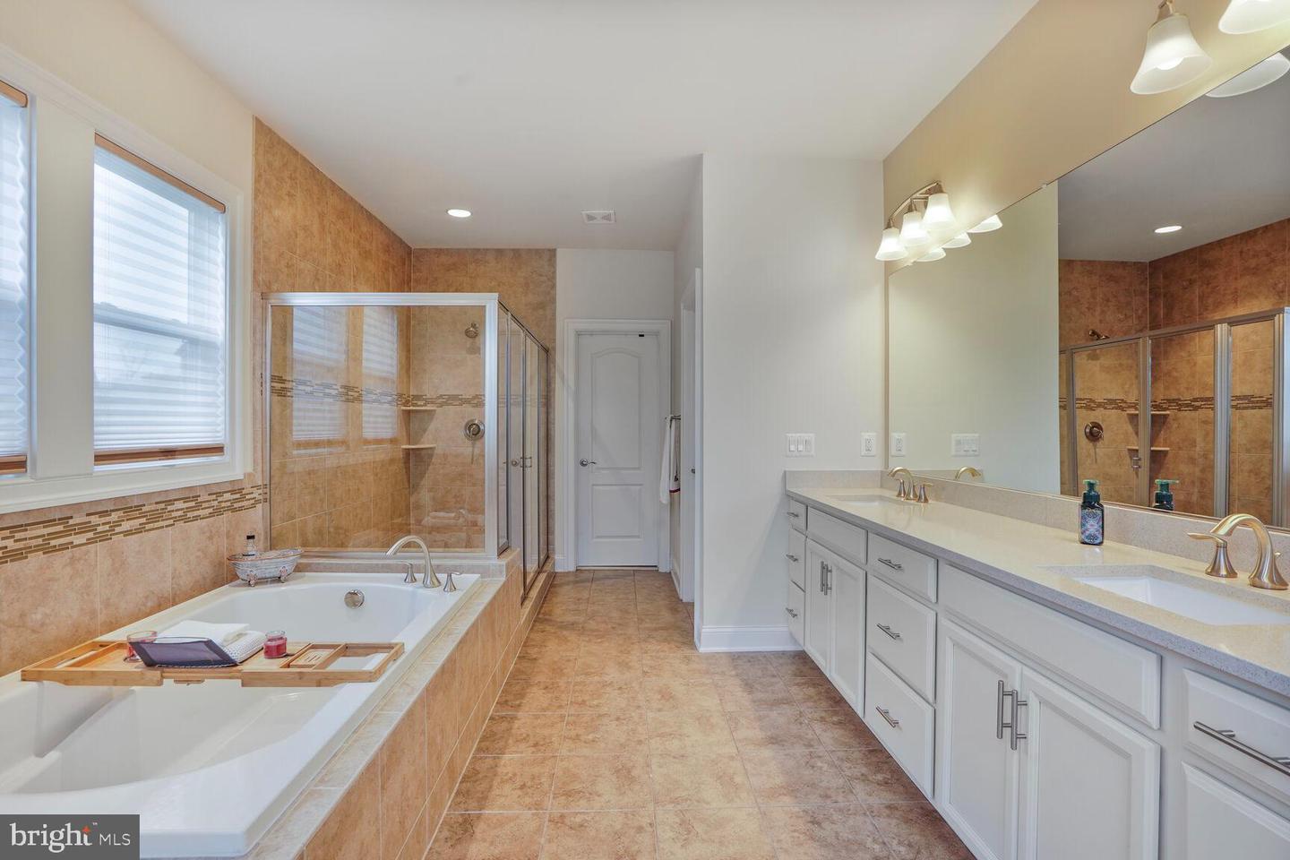 23631 GLENMALLIE CT, ALDIE, Virginia 20105, 4 Bedrooms Bedrooms, ,4 BathroomsBathrooms,Residential,For sale,23631 GLENMALLIE CT,VALO2089996 MLS # VALO2089996