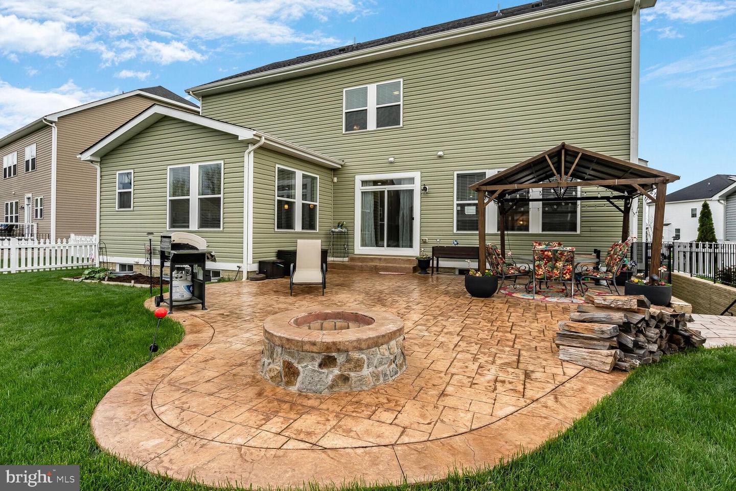 23631 GLENMALLIE CT, ALDIE, Virginia 20105, 4 Bedrooms Bedrooms, ,4 BathroomsBathrooms,Residential,For sale,23631 GLENMALLIE CT,VALO2089996 MLS # VALO2089996