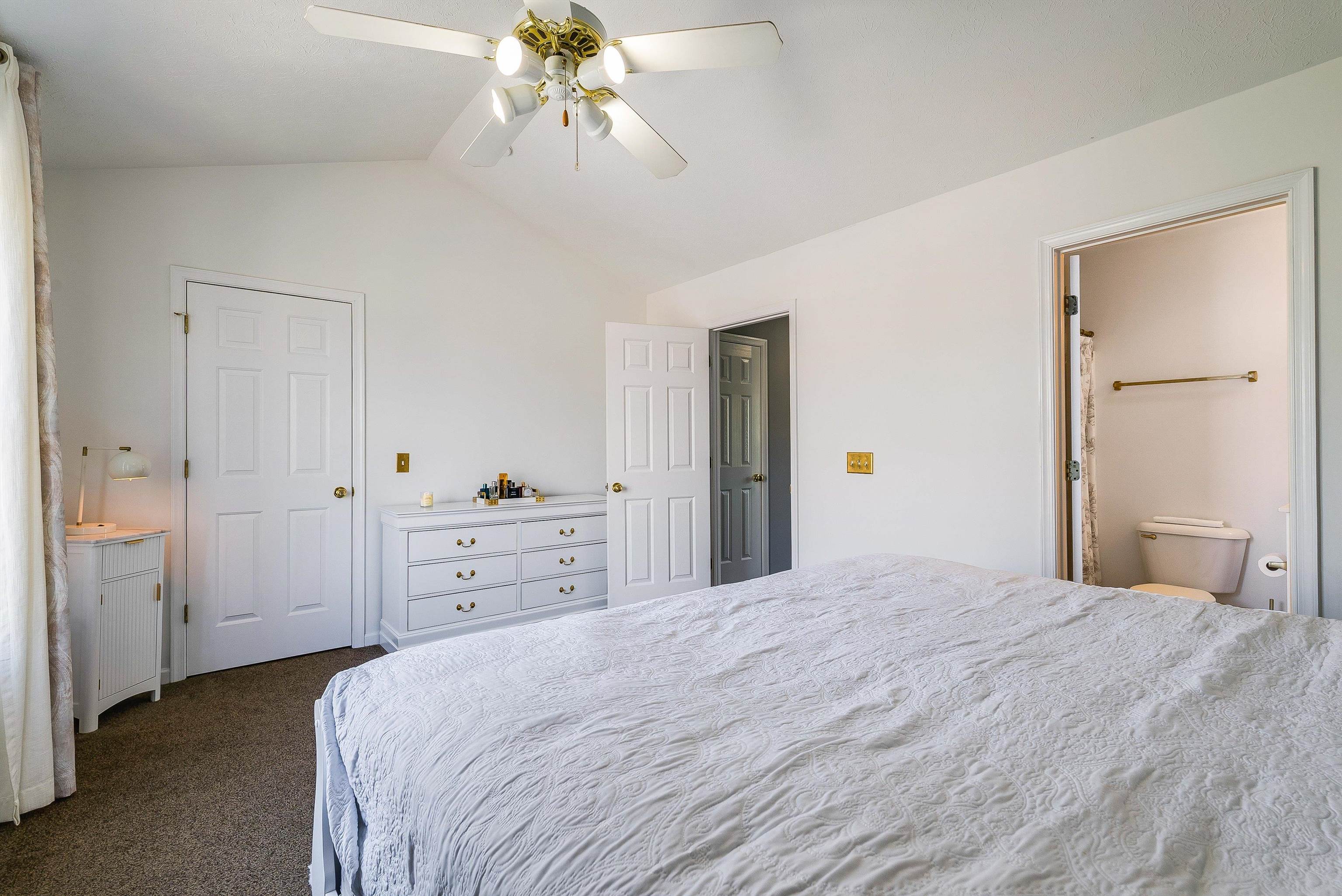 1215 OLD RICHMOND CIR, HARRISONBURG, Virginia 22802, 2 Bedrooms Bedrooms, ,2 BathroomsBathrooms,Residential,1215 OLD RICHMOND CIR,666866 MLS # 666866