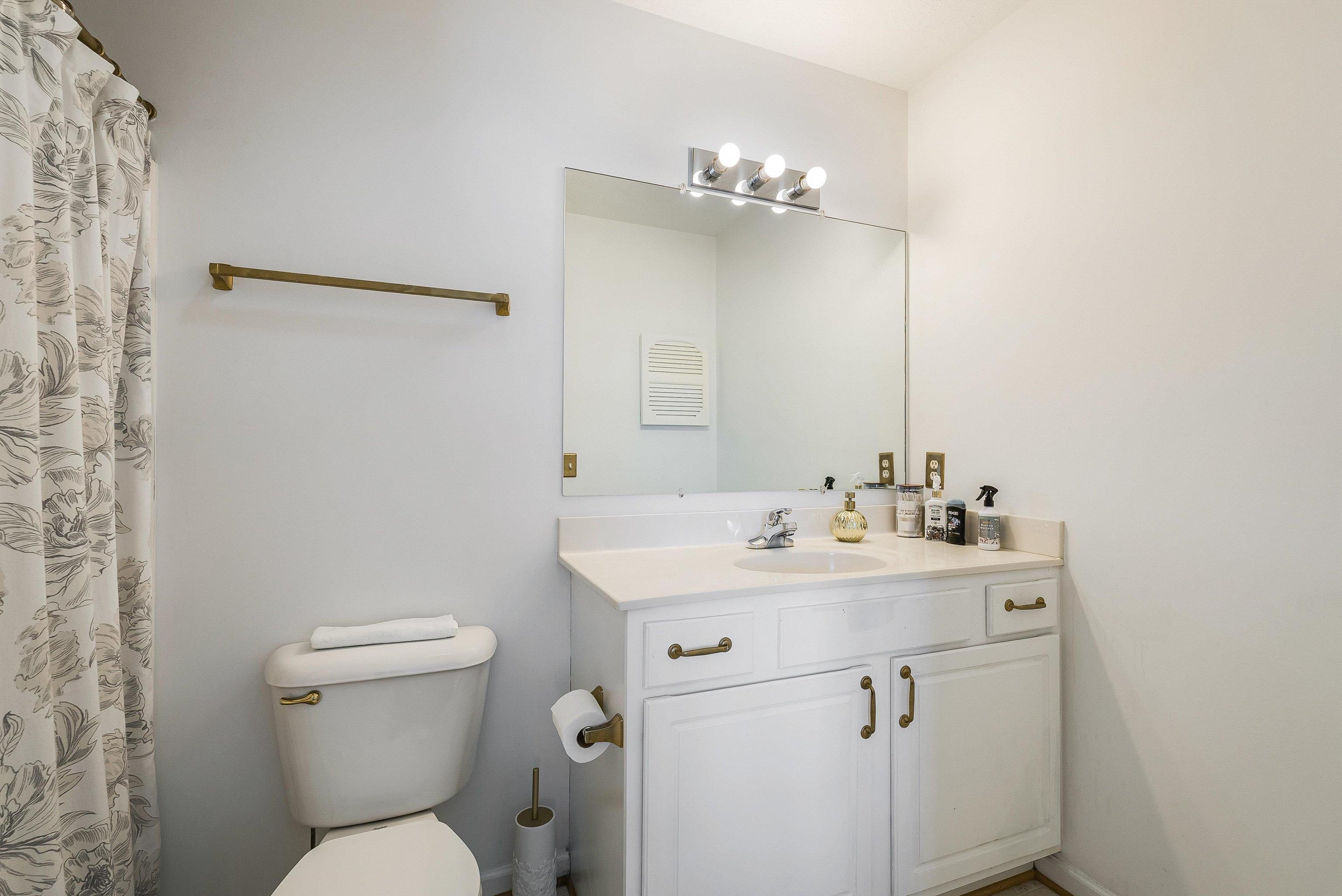 1215 OLD RICHMOND CIR, HARRISONBURG, Virginia 22802, 2 Bedrooms Bedrooms, ,2 BathroomsBathrooms,Residential,1215 OLD RICHMOND CIR,666866 MLS # 666866