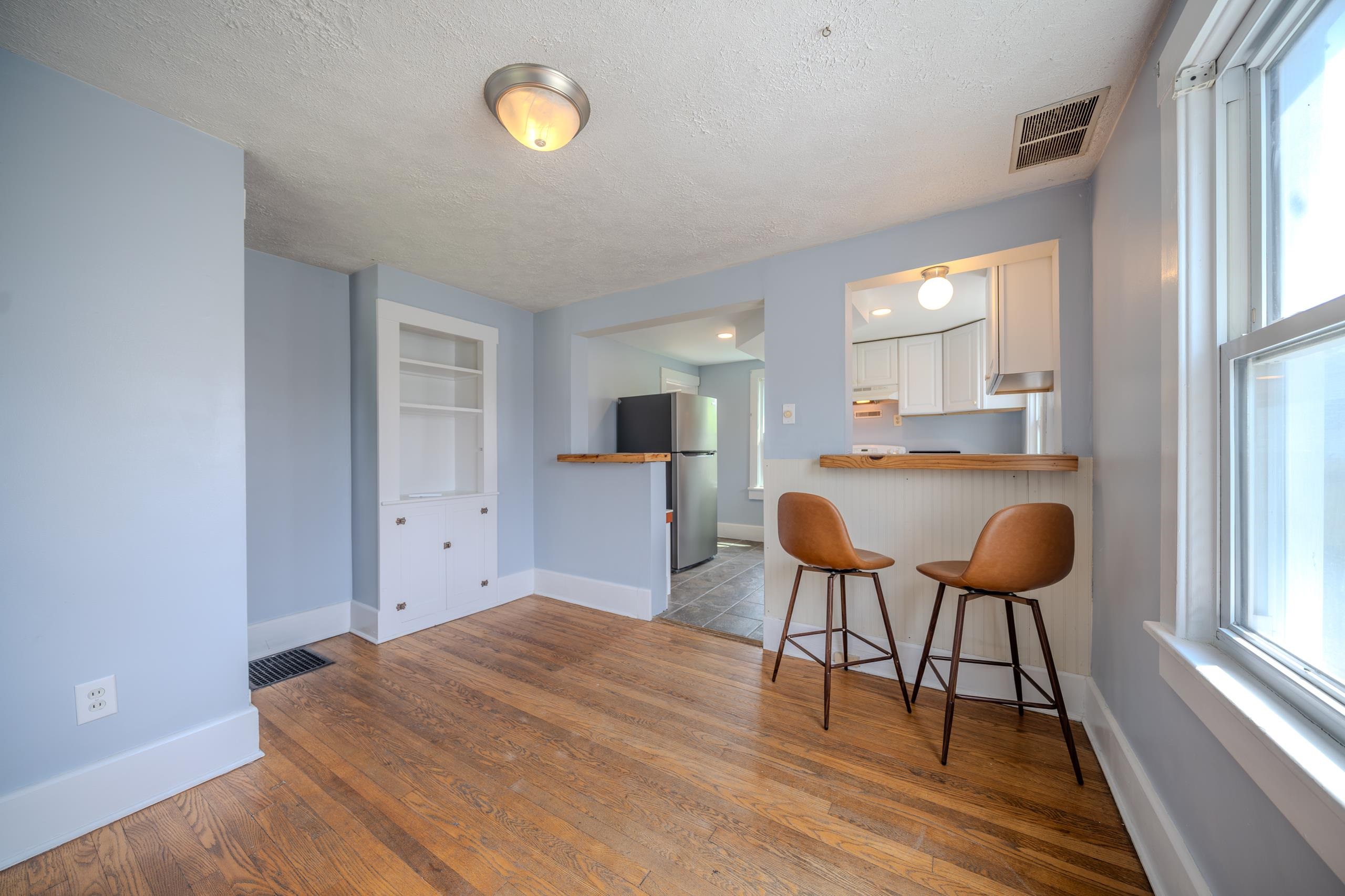 132 NEW YORK AVE, HARRISONBURG, Virginia 22801, 2 Bedrooms Bedrooms, ,1 BathroomBathrooms,Residential,132 NEW YORK AVE,666869 MLS # 666869