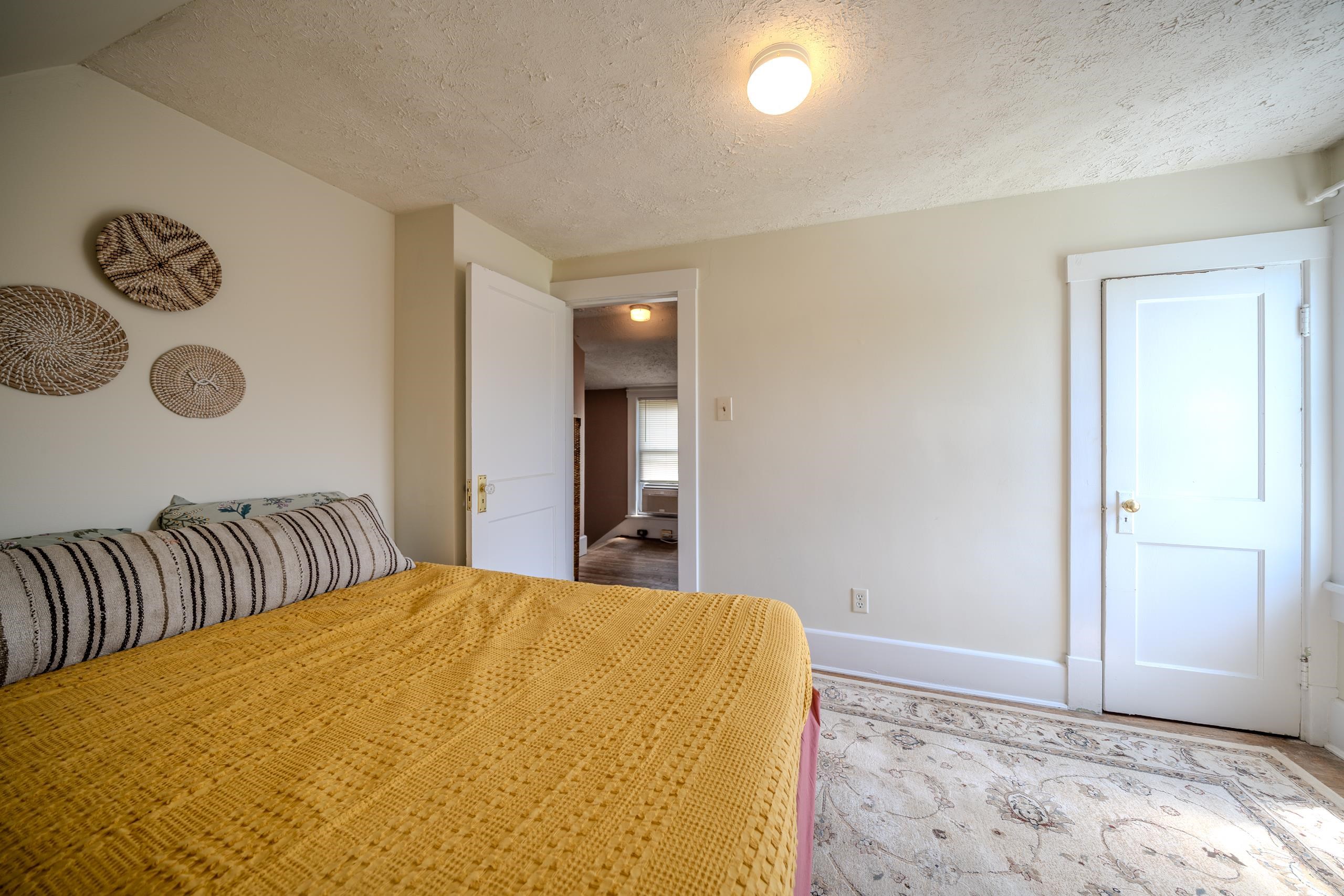 132 NEW YORK AVE, HARRISONBURG, Virginia 22801, 2 Bedrooms Bedrooms, ,1 BathroomBathrooms,Residential,132 NEW YORK AVE,666869 MLS # 666869