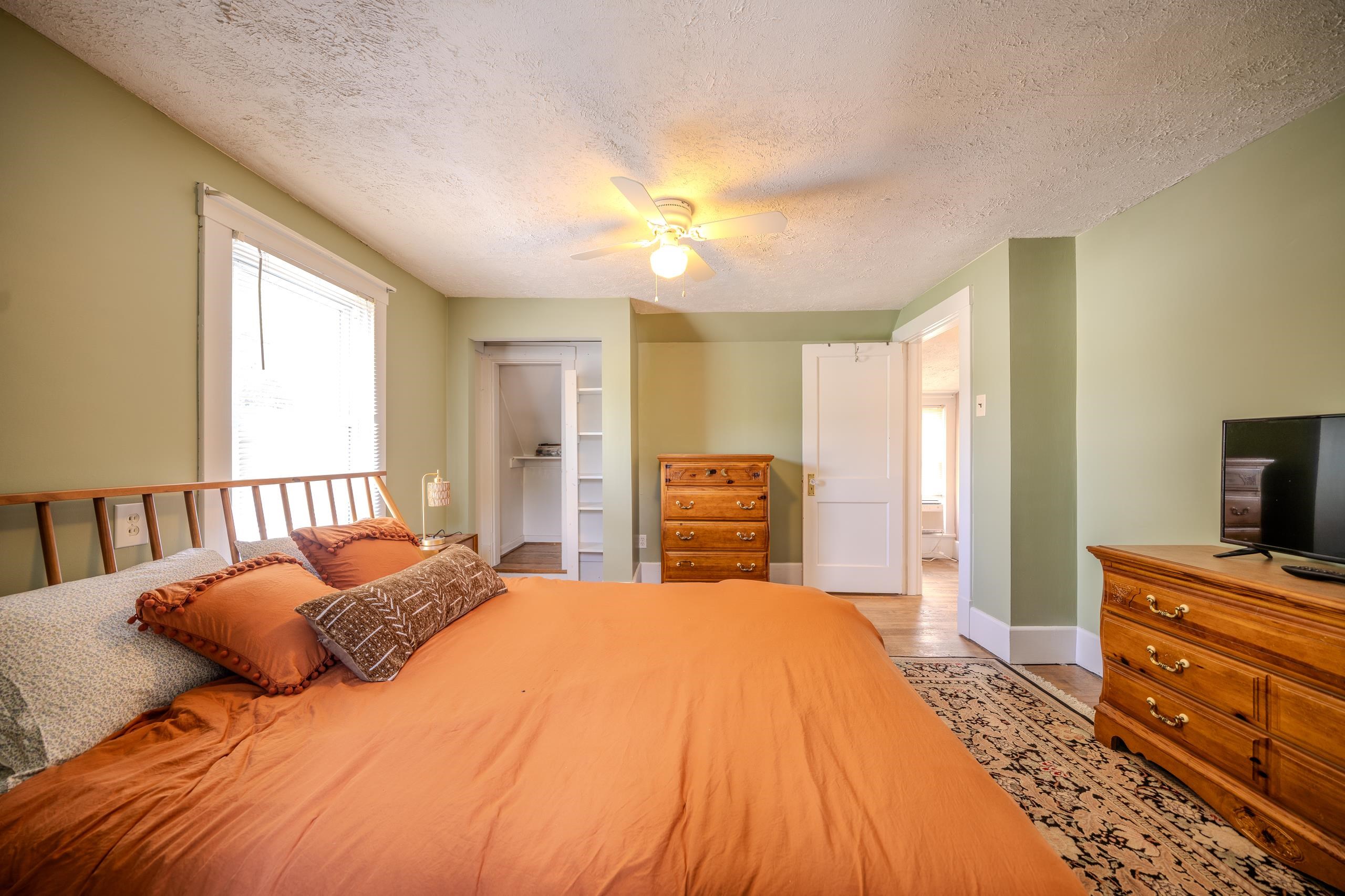 132 NEW YORK AVE, HARRISONBURG, Virginia 22801, 2 Bedrooms Bedrooms, ,1 BathroomBathrooms,Residential,132 NEW YORK AVE,666869 MLS # 666869