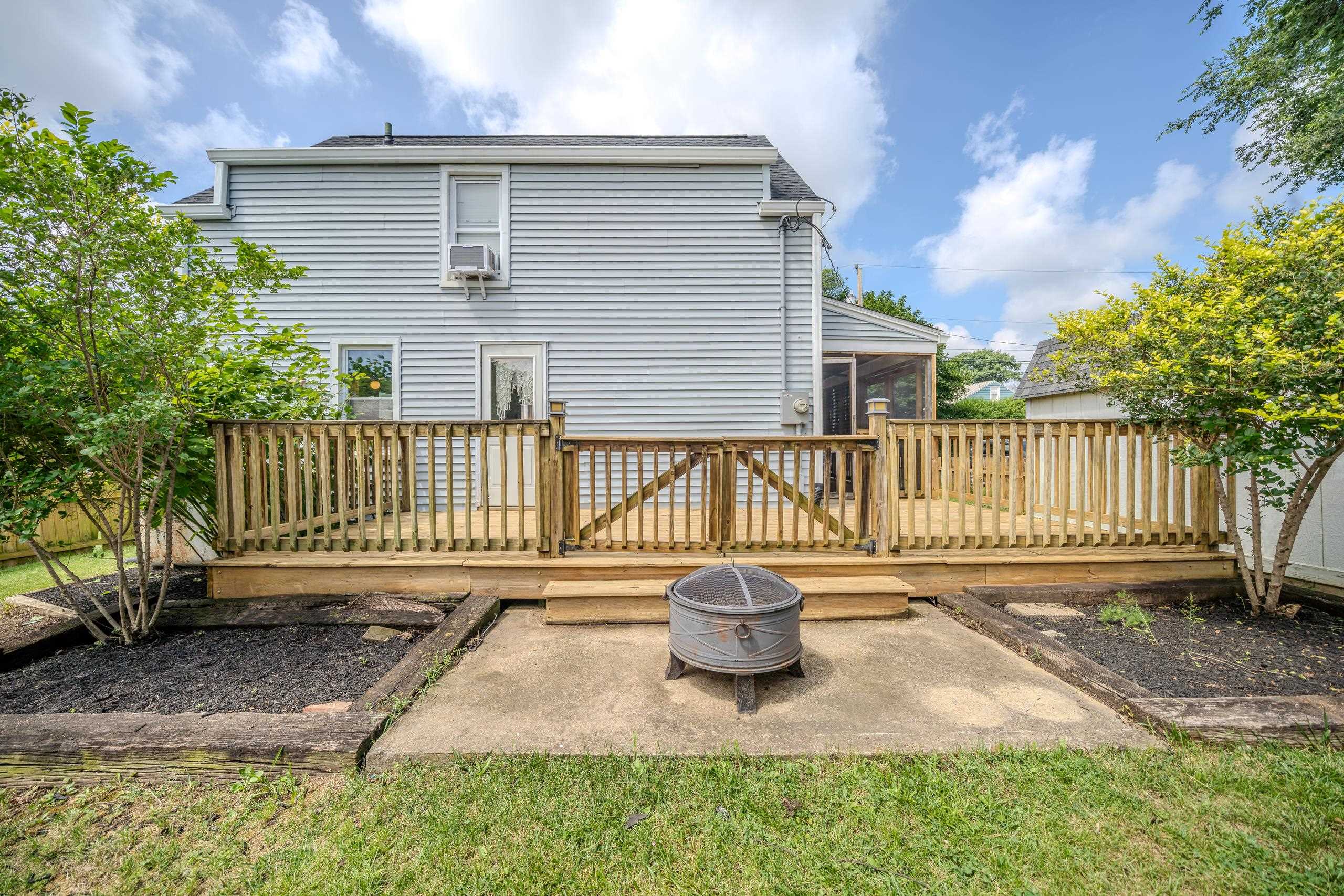 132 NEW YORK AVE, HARRISONBURG, Virginia 22801, 2 Bedrooms Bedrooms, ,1 BathroomBathrooms,Residential,132 NEW YORK AVE,666869 MLS # 666869
