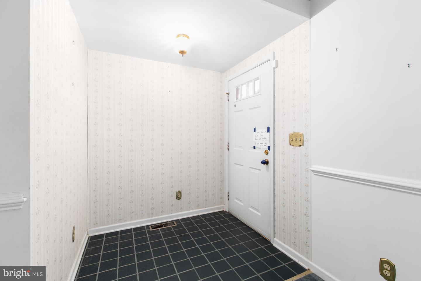 307 BUTTERNUT DR, FREDERICKSBURG, Virginia 22408, 3 Bedrooms Bedrooms, ,2 BathroomsBathrooms,Residential,For sale,307 BUTTERNUT DR,VASP2033866 MLS # VASP2033866