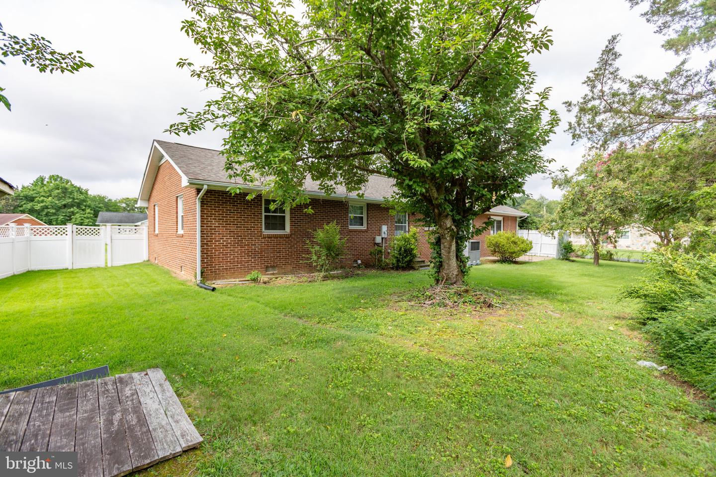 307 BUTTERNUT DR, FREDERICKSBURG, Virginia 22408, 3 Bedrooms Bedrooms, ,2 BathroomsBathrooms,Residential,For sale,307 BUTTERNUT DR,VASP2033866 MLS # VASP2033866