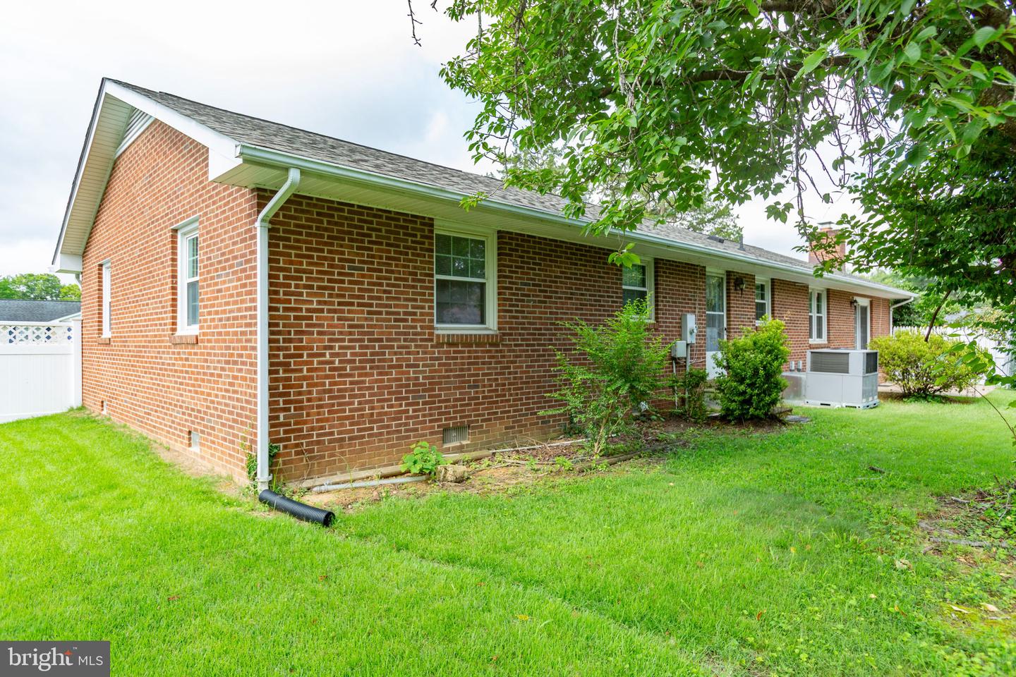 307 BUTTERNUT DR, FREDERICKSBURG, Virginia 22408, 3 Bedrooms Bedrooms, ,2 BathroomsBathrooms,Residential,For sale,307 BUTTERNUT DR,VASP2033866 MLS # VASP2033866