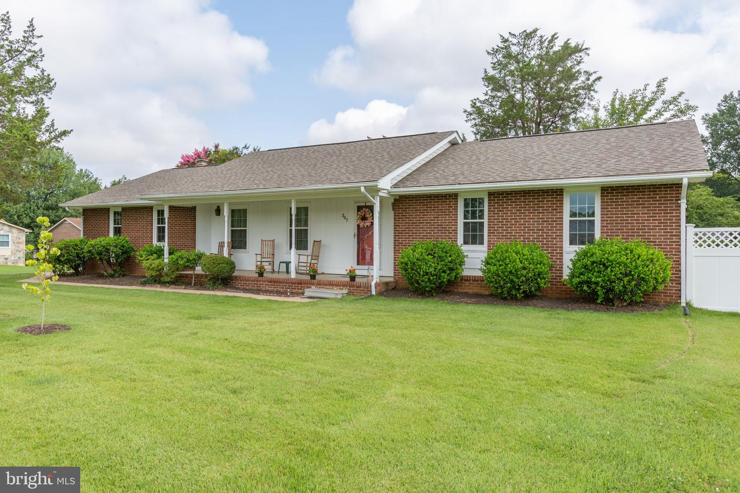 307 BUTTERNUT DR, FREDERICKSBURG, Virginia 22408, 3 Bedrooms Bedrooms, ,2 BathroomsBathrooms,Residential,For sale,307 BUTTERNUT DR,VASP2033866 MLS # VASP2033866
