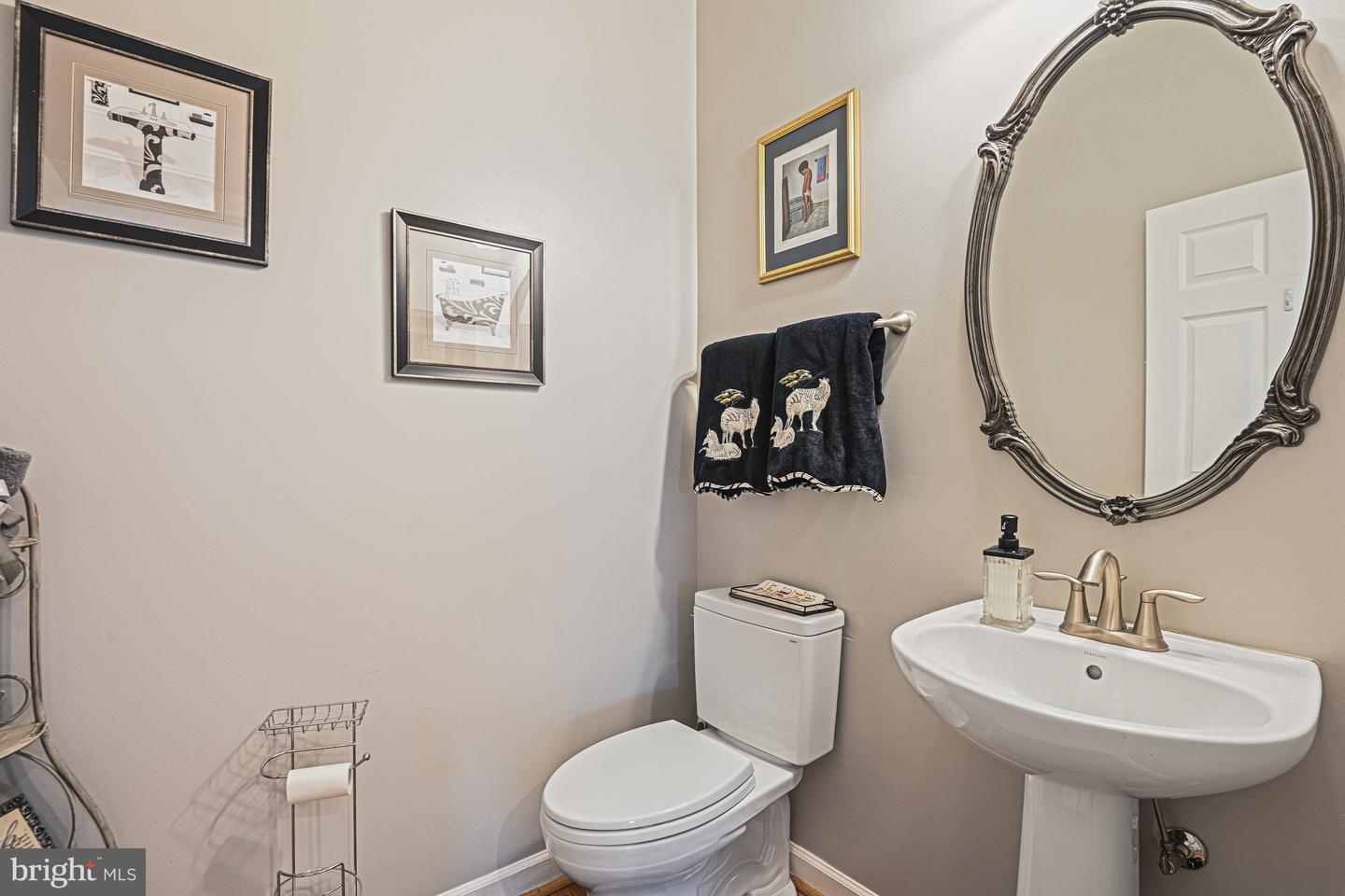 19575 ROTHBURY LN, LEESBURG, Virginia 20175, 4 Bedrooms Bedrooms, ,4 BathroomsBathrooms,Residential,For sale,19575 ROTHBURY LN,VALO2099322 MLS # VALO2099322