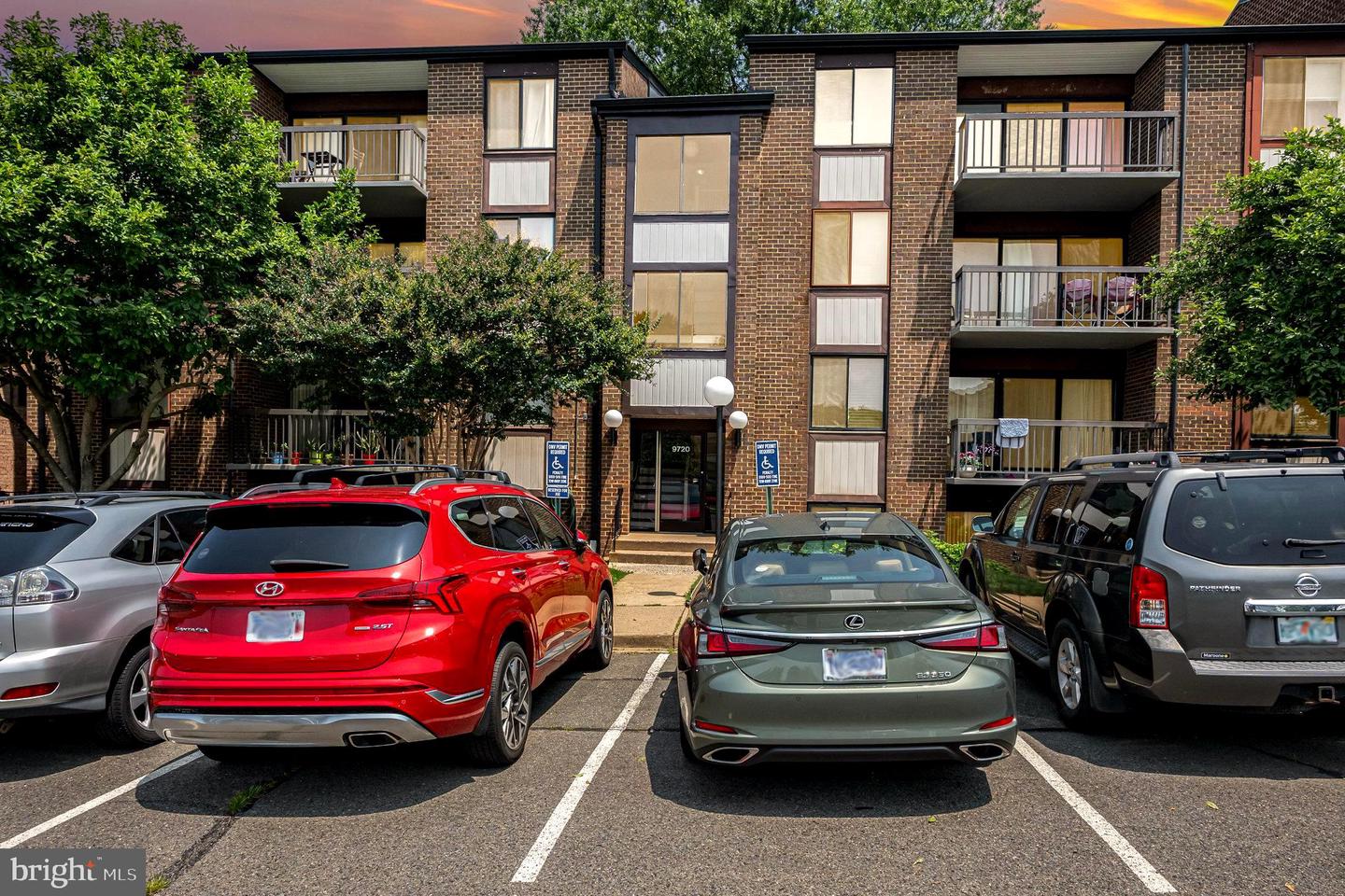 9720 KINGSBRIDGE DR #302, FAIRFAX, Virginia 22031, 2 Bedrooms Bedrooms, ,1 BathroomBathrooms,Residential,For sale,9720 KINGSBRIDGE DR #302,VAFX2246960 MLS # VAFX2246960