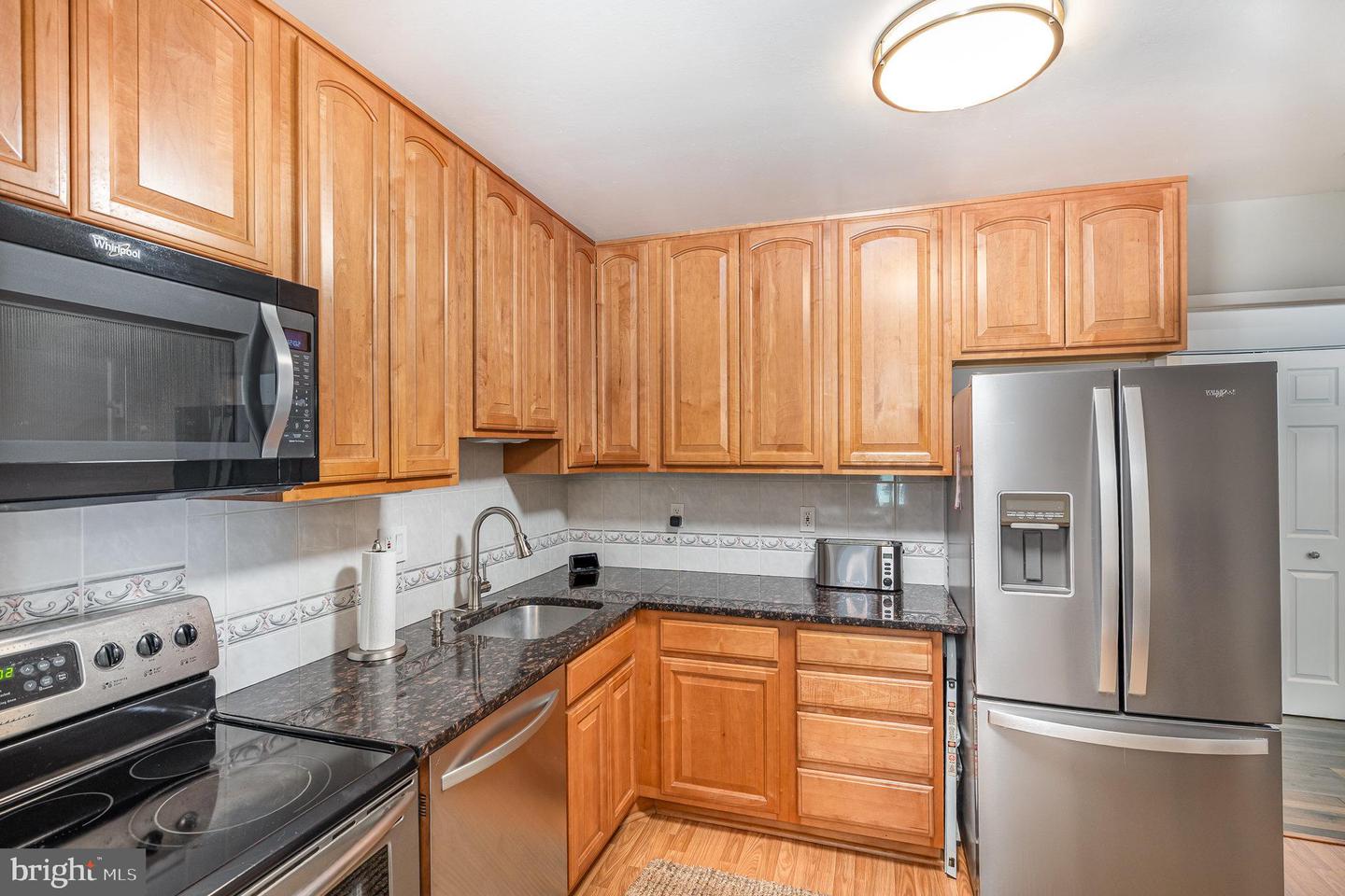 9720 KINGSBRIDGE DR #302, FAIRFAX, Virginia 22031, 2 Bedrooms Bedrooms, ,1 BathroomBathrooms,Residential,For sale,9720 KINGSBRIDGE DR #302,VAFX2246960 MLS # VAFX2246960