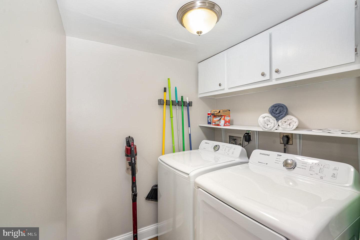 9720 KINGSBRIDGE DR #302, FAIRFAX, Virginia 22031, 2 Bedrooms Bedrooms, ,1 BathroomBathrooms,Residential,For sale,9720 KINGSBRIDGE DR #302,VAFX2246960 MLS # VAFX2246960