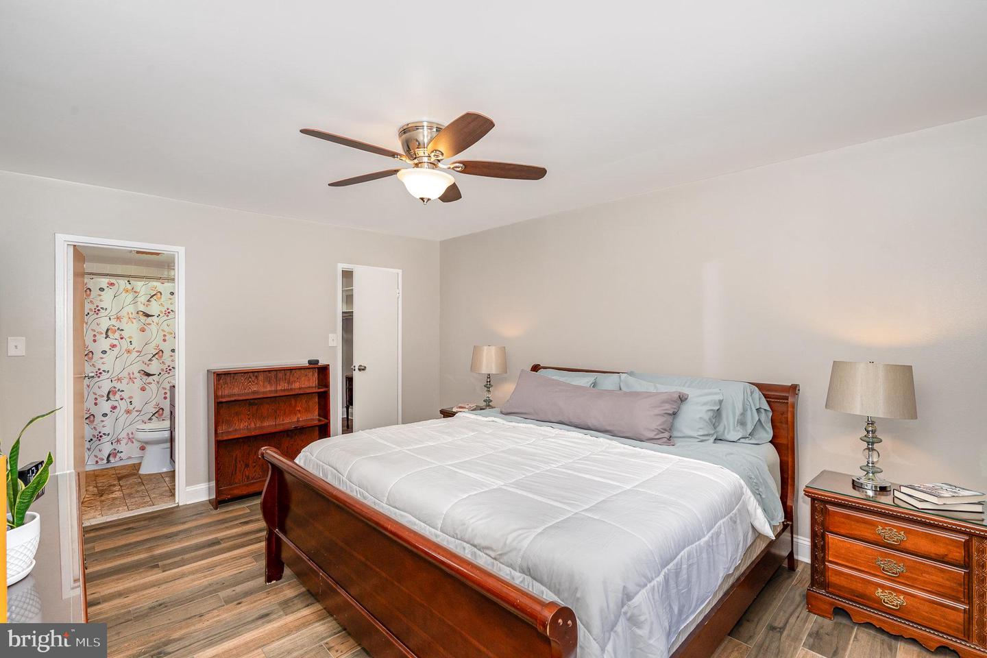9720 KINGSBRIDGE DR #302, FAIRFAX, Virginia 22031, 2 Bedrooms Bedrooms, ,1 BathroomBathrooms,Residential,For sale,9720 KINGSBRIDGE DR #302,VAFX2246960 MLS # VAFX2246960