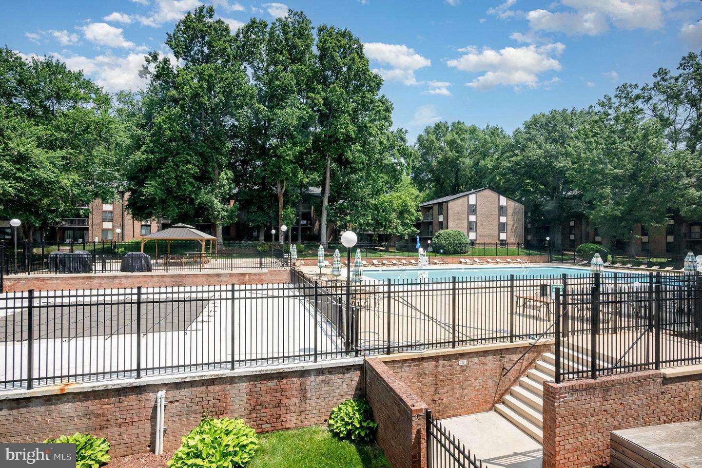 9720 KINGSBRIDGE DR #302, FAIRFAX, Virginia 22031, 2 Bedrooms Bedrooms, ,1 BathroomBathrooms,Residential,For sale,9720 KINGSBRIDGE DR #302,VAFX2246960 MLS # VAFX2246960