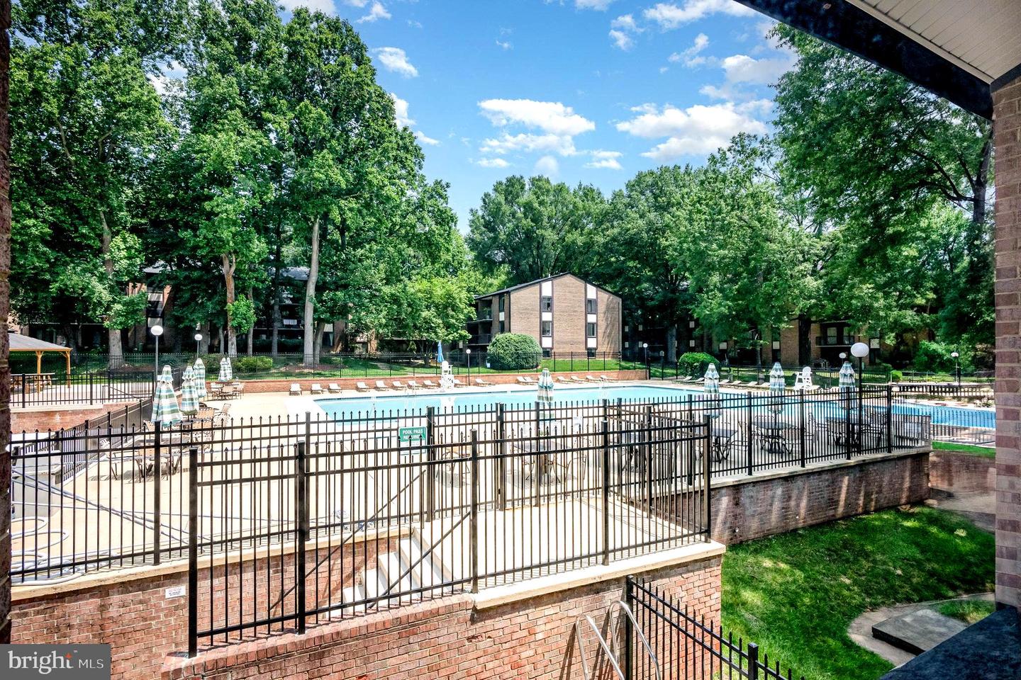 9720 KINGSBRIDGE DR #302, FAIRFAX, Virginia 22031, 2 Bedrooms Bedrooms, ,1 BathroomBathrooms,Residential,For sale,9720 KINGSBRIDGE DR #302,VAFX2246960 MLS # VAFX2246960