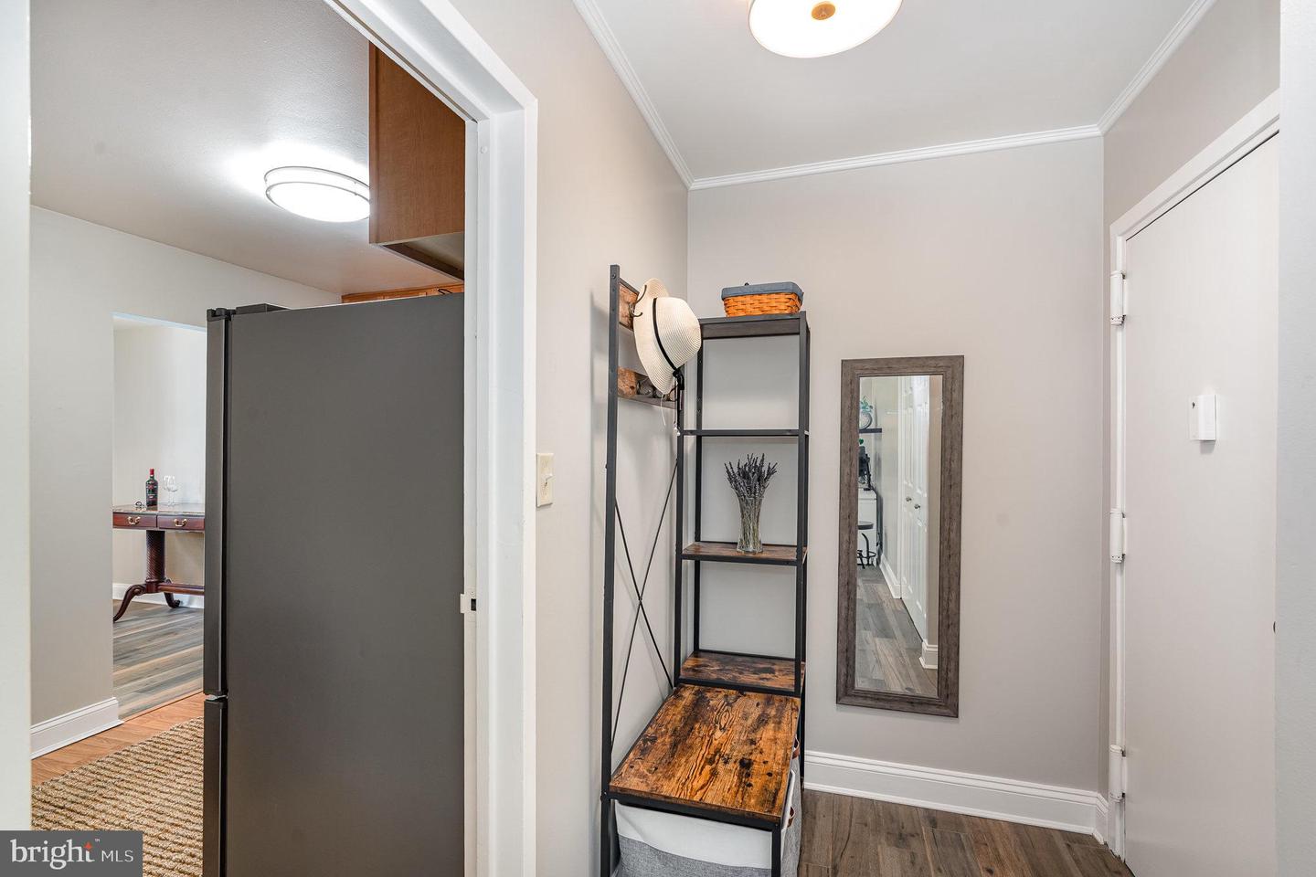 9720 KINGSBRIDGE DR #302, FAIRFAX, Virginia 22031, 2 Bedrooms Bedrooms, ,1 BathroomBathrooms,Residential,For sale,9720 KINGSBRIDGE DR #302,VAFX2246960 MLS # VAFX2246960
