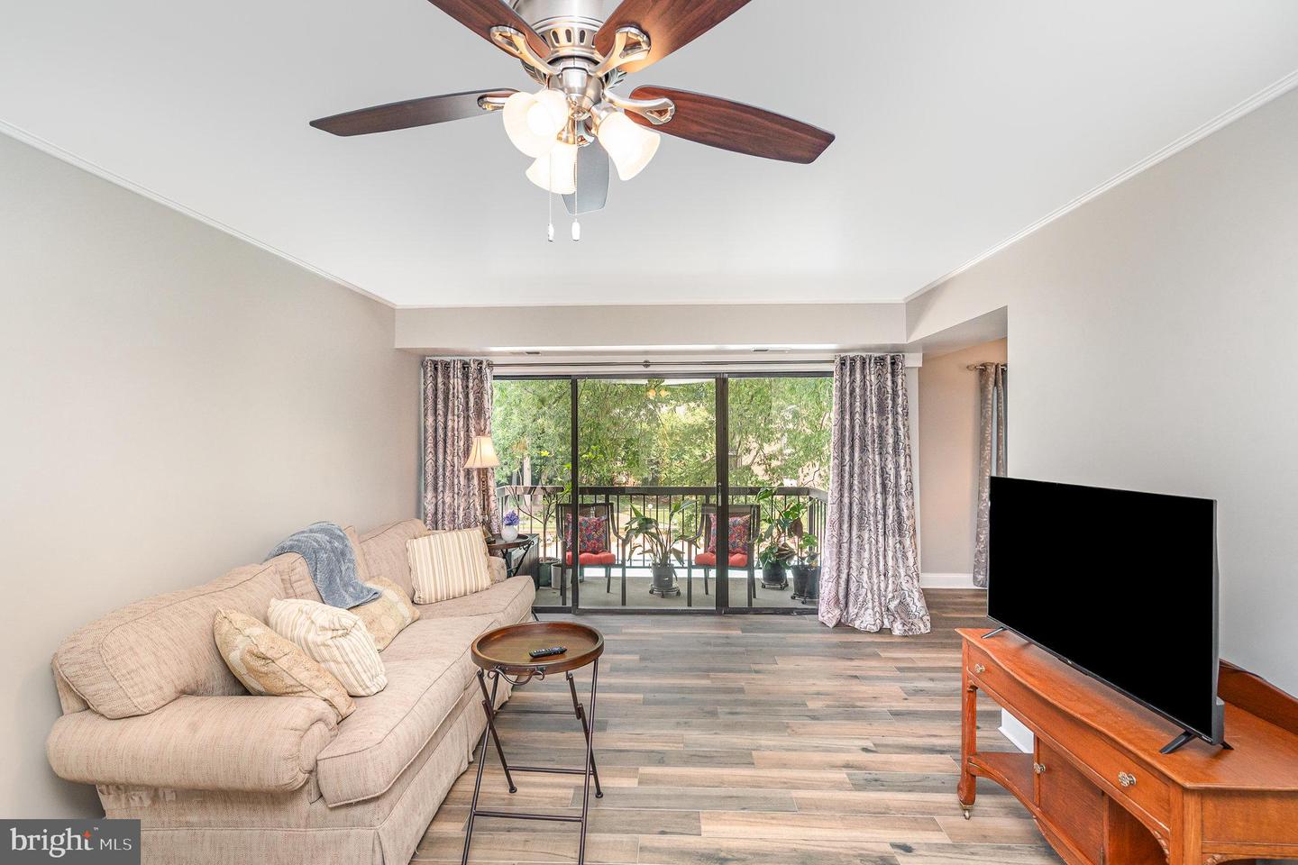 9720 KINGSBRIDGE DR #302, FAIRFAX, Virginia 22031, 2 Bedrooms Bedrooms, ,1 BathroomBathrooms,Residential,For sale,9720 KINGSBRIDGE DR #302,VAFX2246960 MLS # VAFX2246960