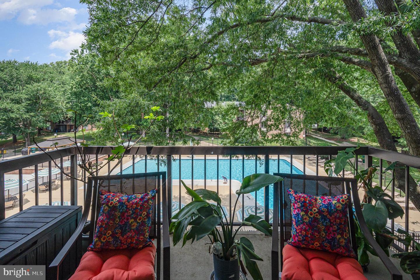 9720 KINGSBRIDGE DR #302, FAIRFAX, Virginia 22031, 2 Bedrooms Bedrooms, ,1 BathroomBathrooms,Residential,For sale,9720 KINGSBRIDGE DR #302,VAFX2246960 MLS # VAFX2246960