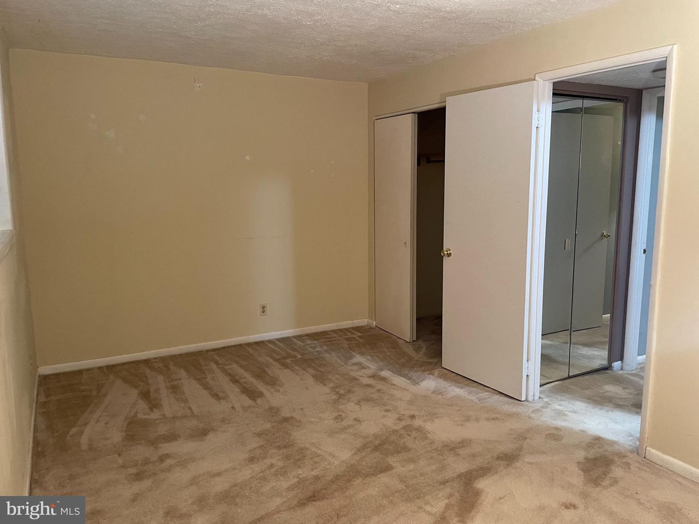 2505 S WALTER REED DR #A, ARLINGTON, Virginia 22206, 3 Bedrooms Bedrooms, 8 Rooms Rooms,2 BathroomsBathrooms,Residential,For sale,2505 S WALTER REED DR #A,VAAR2059346 MLS # VAAR2059346