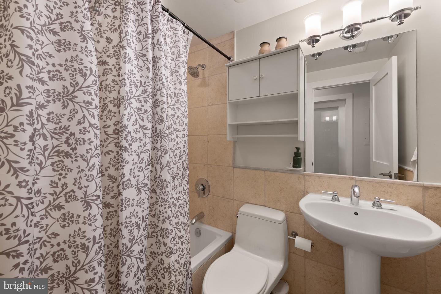 1622 19TH ST NW #1, WASHINGTON, District Of Columbia 20009, 2 Bedrooms Bedrooms, ,2 BathroomsBathrooms,Residential,For sale,1622 19TH ST NW #1,DCDC2207356 MLS # DCDC2207356
