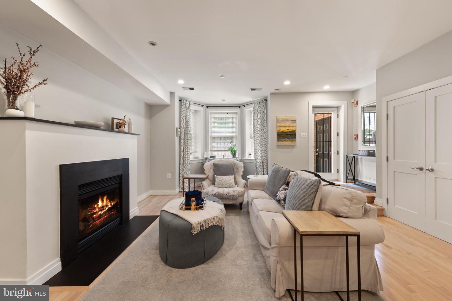 1622 19TH ST NW #1, WASHINGTON, District Of Columbia 20009, 2 Bedrooms Bedrooms, ,2 BathroomsBathrooms,Residential,For sale,1622 19TH ST NW #1,DCDC2207356 MLS # DCDC2207356