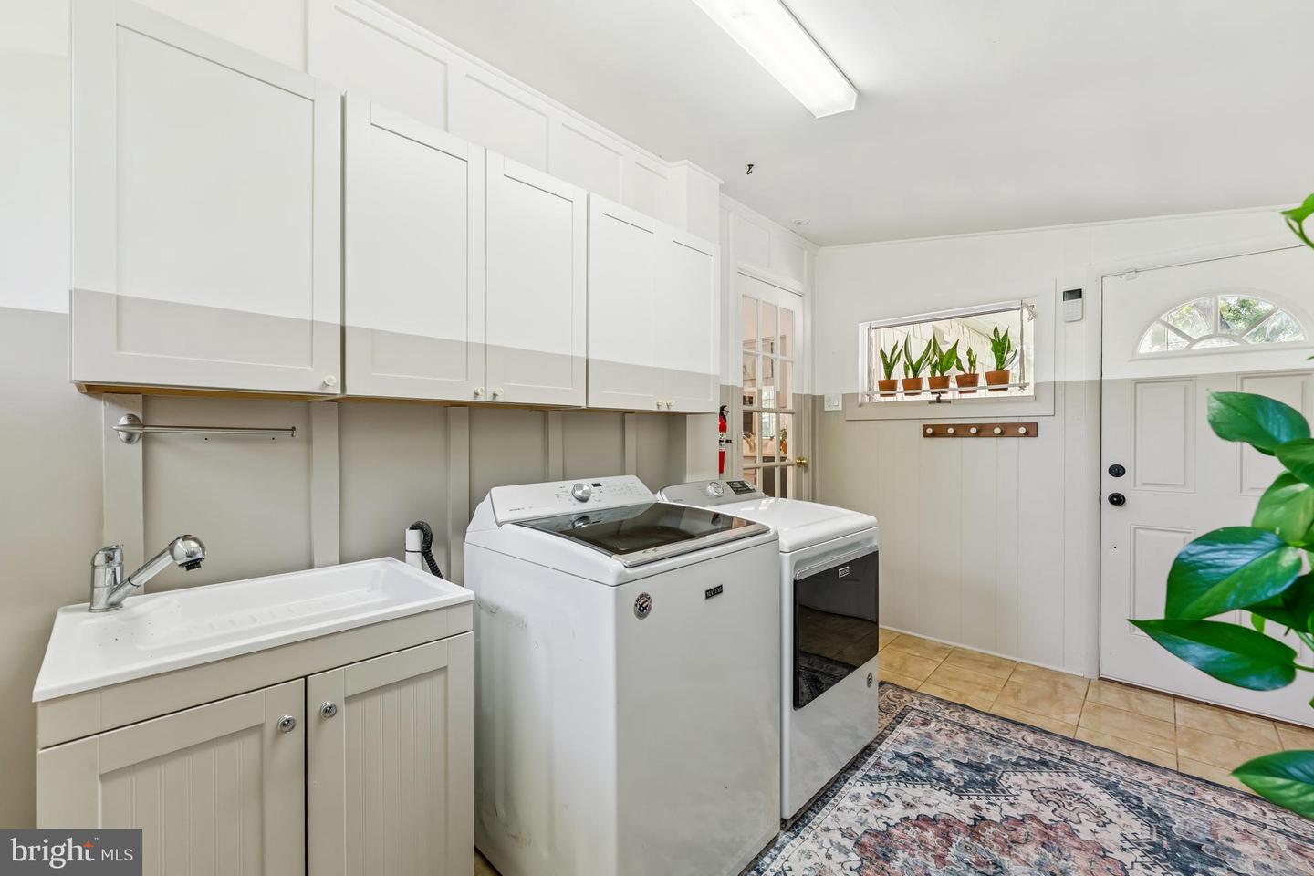 2307 SHERWOOD HALL LN, ALEXANDRIA, Virginia 22306, 4 Bedrooms Bedrooms, ,3 BathroomsBathrooms,Residential,For sale,2307 SHERWOOD HALL LN,VAFX2250642 MLS # VAFX2250642
