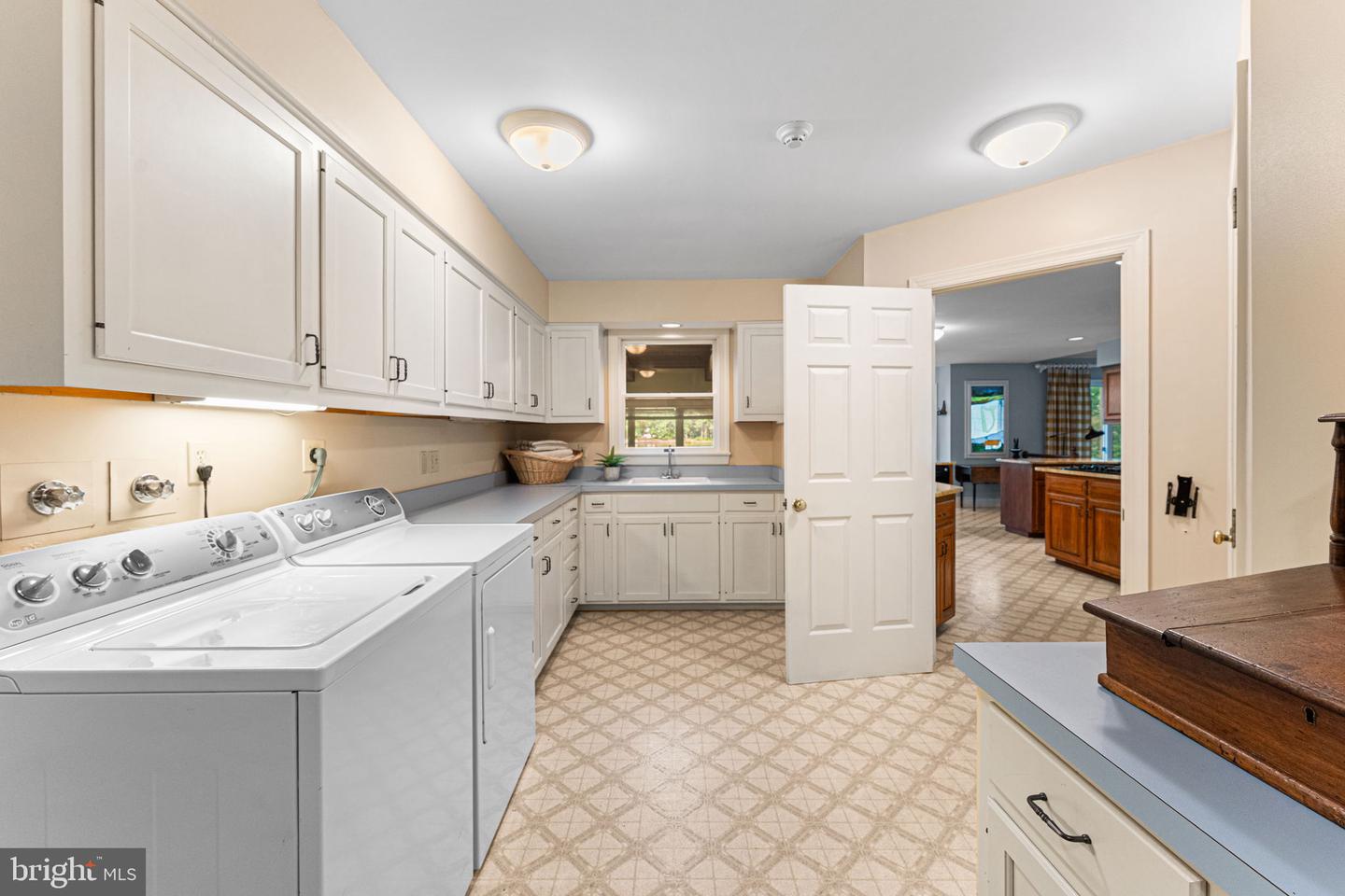 226 CROWDER POINT DR, REEDVILLE, Virginia 22539, 3 Bedrooms Bedrooms, 10 Rooms Rooms,3 BathroomsBathrooms,Residential,For sale,226 CROWDER POINT DR,VANV2001662 MLS # VANV2001662