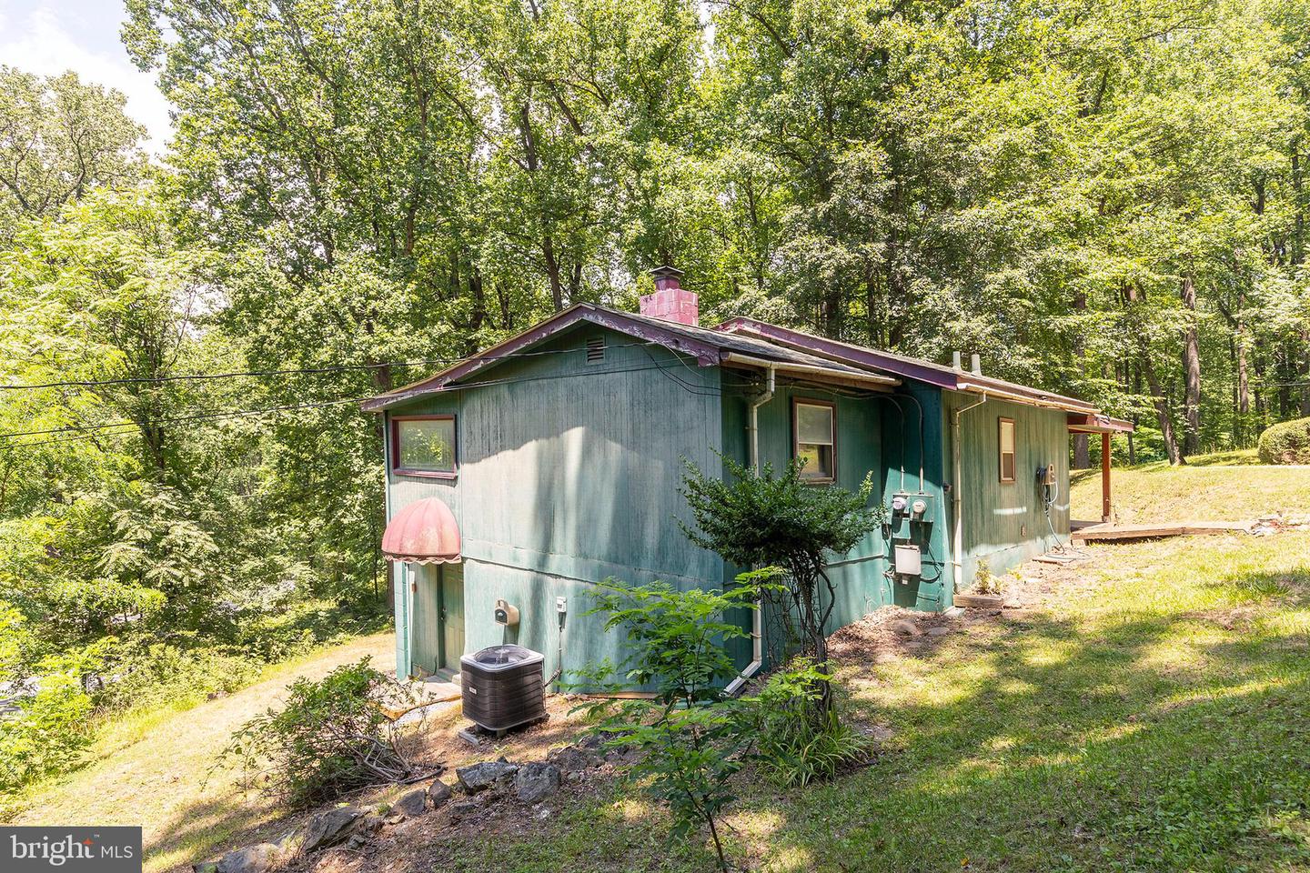 1959 DRUMMER HILL RD, FRONT ROYAL, Virginia 22630, 2 Bedrooms Bedrooms, ,1 BathroomBathrooms,Residential,For sale,1959 DRUMMER HILL RD,VAWR2011624 MLS # VAWR2011624