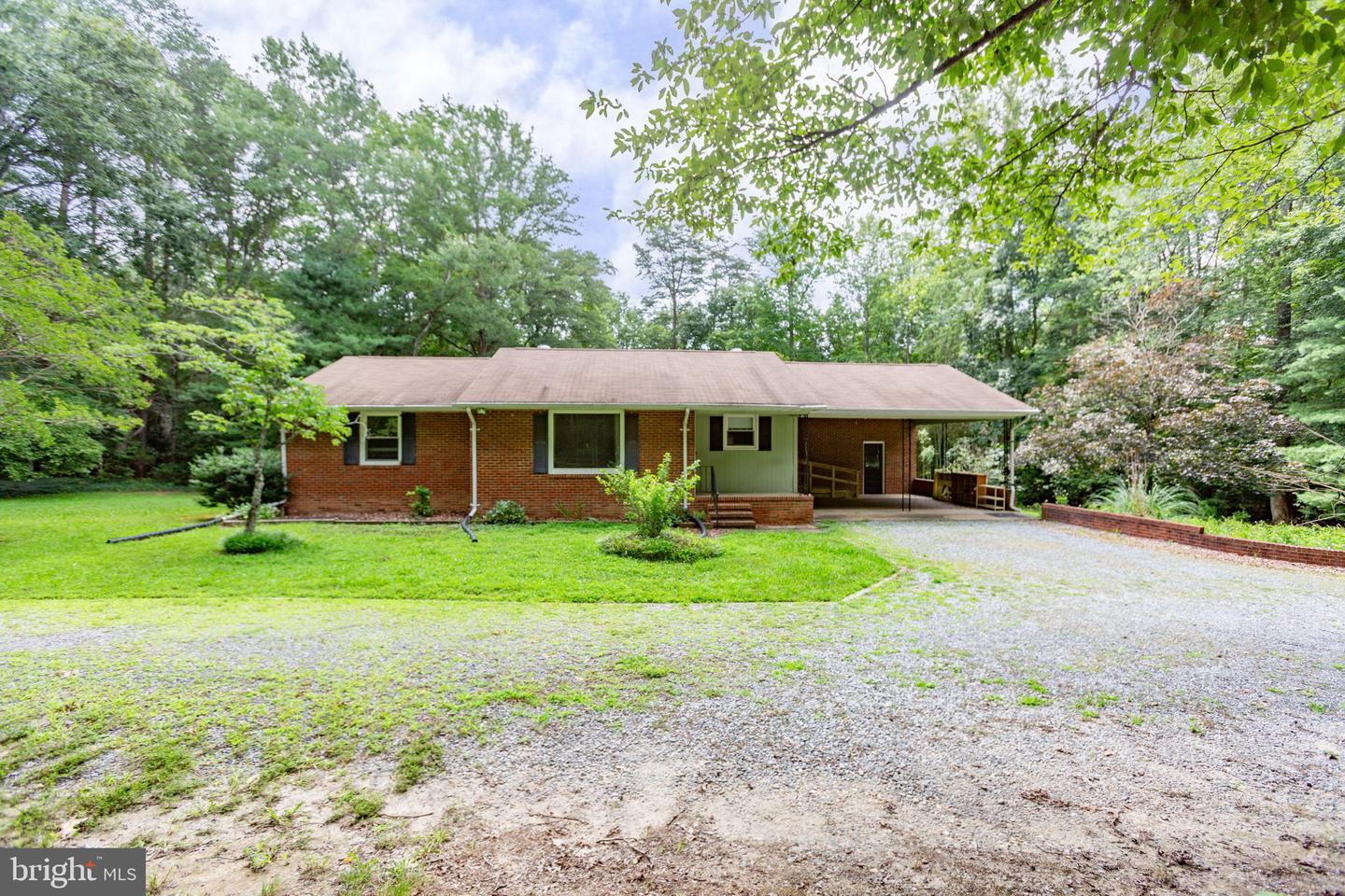 8305 OLD PLANK RD, FREDERICKSBURG, Virginia 22407, 3 Bedrooms Bedrooms, ,2 BathroomsBathrooms,Residential,For sale,8305 OLD PLANK RD,VASP2034562 MLS # VASP2034562