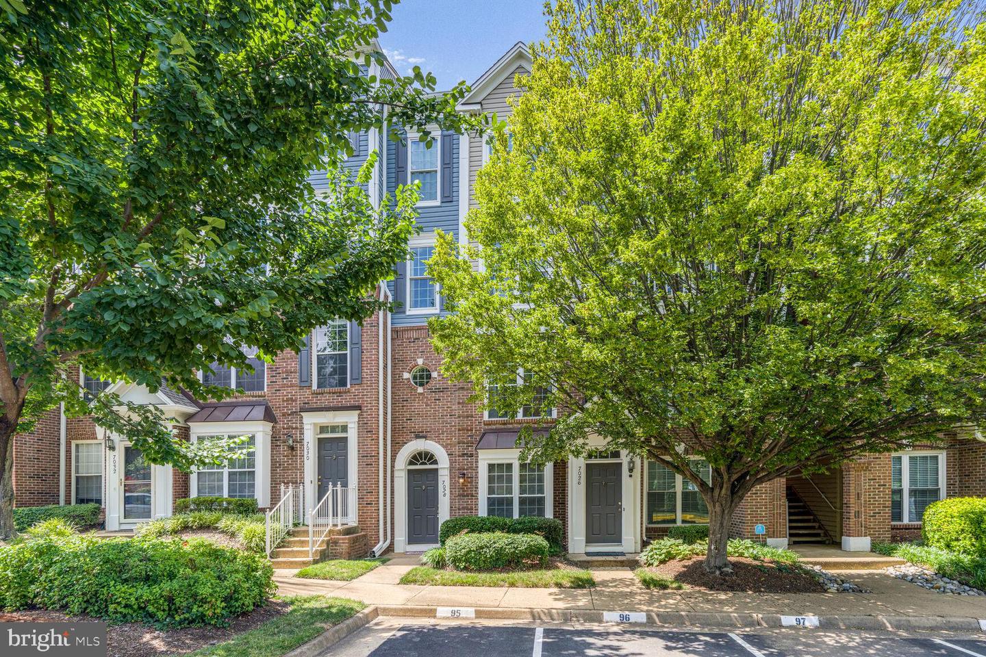 7028 FALLS REACH DR, FALLS CHURCH, Virginia 22043, 2 Bedrooms Bedrooms, ,2 BathroomsBathrooms,Residential,For sale,7028 FALLS REACH DR,VAFX2254646 MLS # VAFX2254646