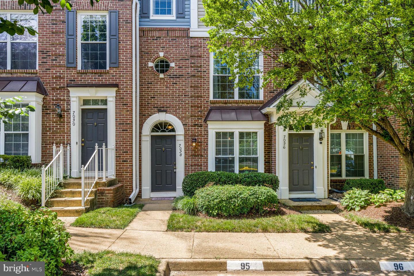 7028 FALLS REACH DR, FALLS CHURCH, Virginia 22043, 2 Bedrooms Bedrooms, ,2 BathroomsBathrooms,Residential,For sale,7028 FALLS REACH DR,VAFX2254646 MLS # VAFX2254646