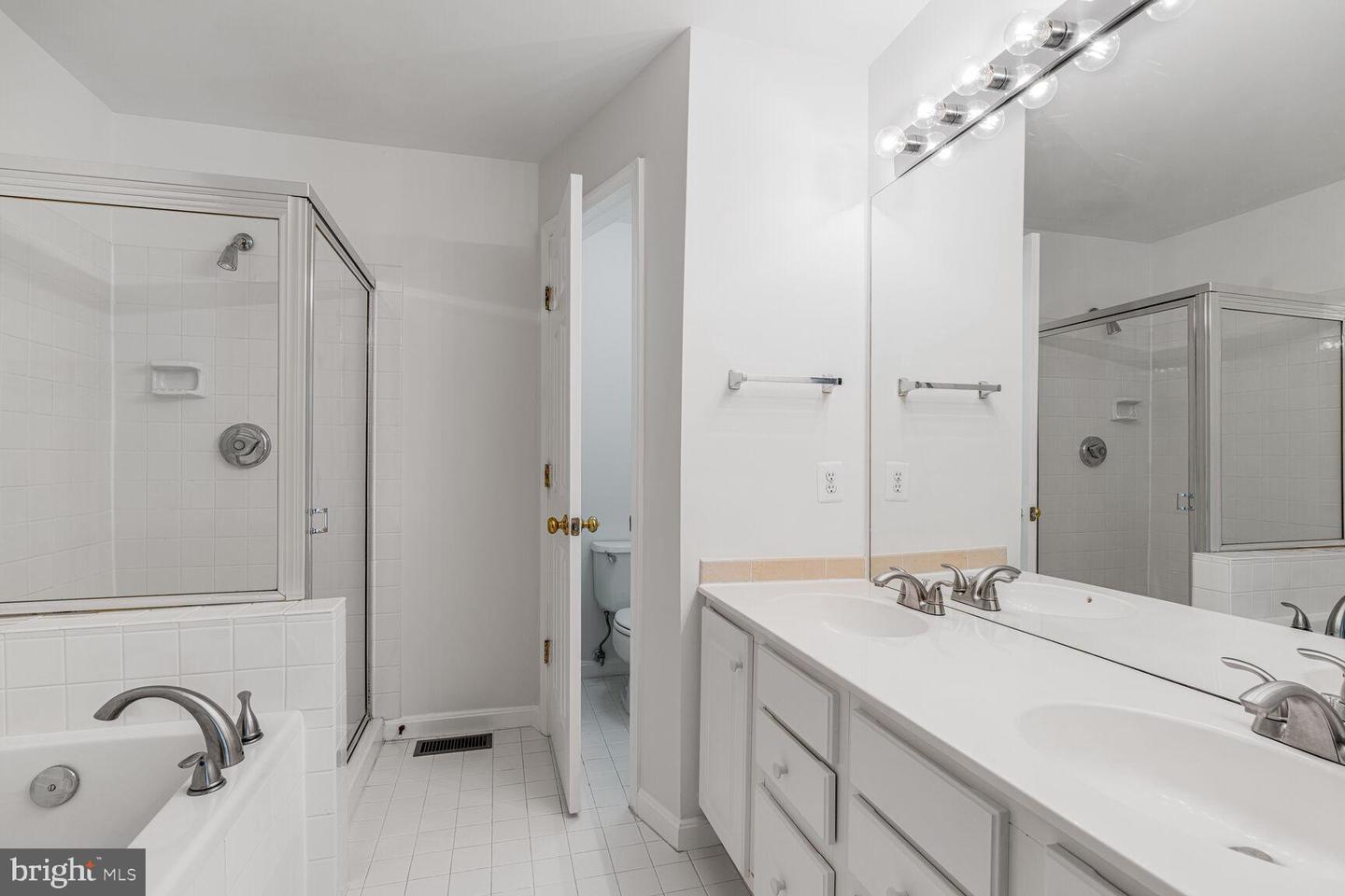 7028 FALLS REACH DR, FALLS CHURCH, Virginia 22043, 2 Bedrooms Bedrooms, ,2 BathroomsBathrooms,Residential,For sale,7028 FALLS REACH DR,VAFX2254646 MLS # VAFX2254646