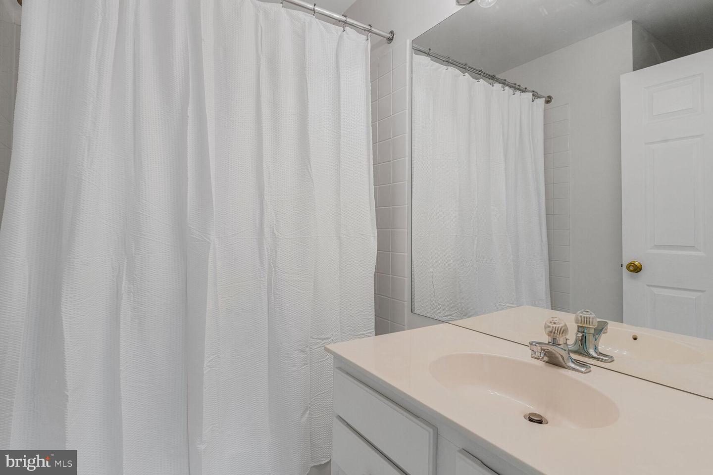 7028 FALLS REACH DR, FALLS CHURCH, Virginia 22043, 2 Bedrooms Bedrooms, ,2 BathroomsBathrooms,Residential,For sale,7028 FALLS REACH DR,VAFX2254646 MLS # VAFX2254646