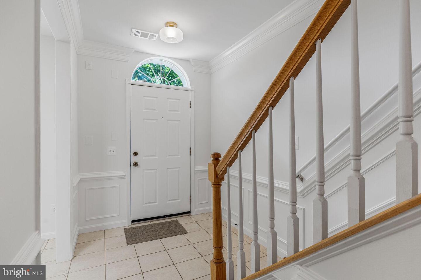 7028 FALLS REACH DR, FALLS CHURCH, Virginia 22043, 2 Bedrooms Bedrooms, ,2 BathroomsBathrooms,Residential,For sale,7028 FALLS REACH DR,VAFX2254646 MLS # VAFX2254646