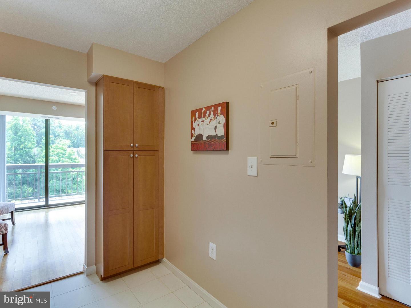 2230 GEORGE C MARSHALL DR #707, FALLS CHURCH, Virginia 22043, 2 Bedrooms Bedrooms, ,1 BathroomBathrooms,Residential,For sale,2230 GEORGE C MARSHALL DR #707,VAFX2256184 MLS # VAFX2256184