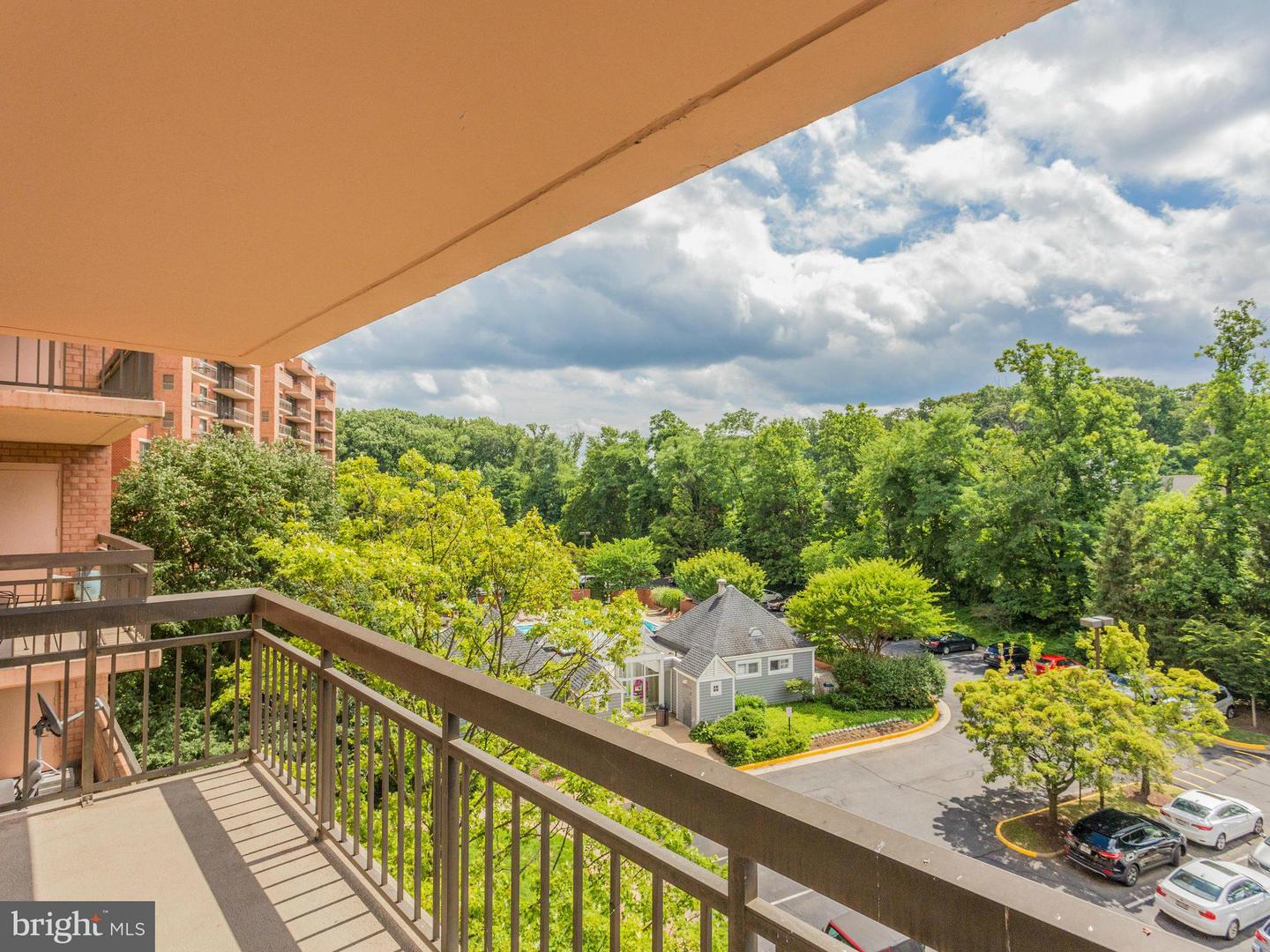 2230 GEORGE C MARSHALL DR #707, FALLS CHURCH, Virginia 22043, 2 Bedrooms Bedrooms, ,1 BathroomBathrooms,Residential,For sale,2230 GEORGE C MARSHALL DR #707,VAFX2256184 MLS # VAFX2256184