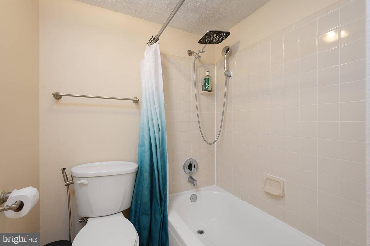 1504 LINCOLN WAY #302, MCLEAN, Virginia 22102, 1 Bedroom Bedrooms, 3 Rooms Rooms,1 BathroomBathrooms,Residential,For sale,1504 LINCOLN WAY #302,VAFX2256200 MLS # VAFX2256200