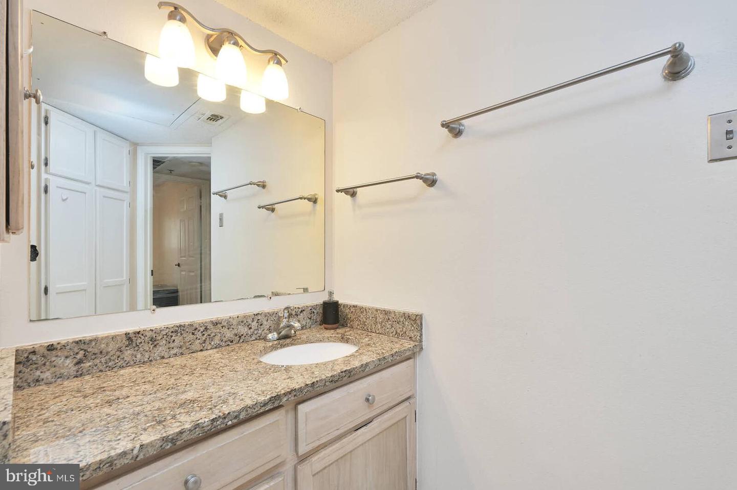 1504 LINCOLN WAY #302, MCLEAN, Virginia 22102, 1 Bedroom Bedrooms, 3 Rooms Rooms,1 BathroomBathrooms,Residential,For sale,1504 LINCOLN WAY #302,VAFX2256200 MLS # VAFX2256200