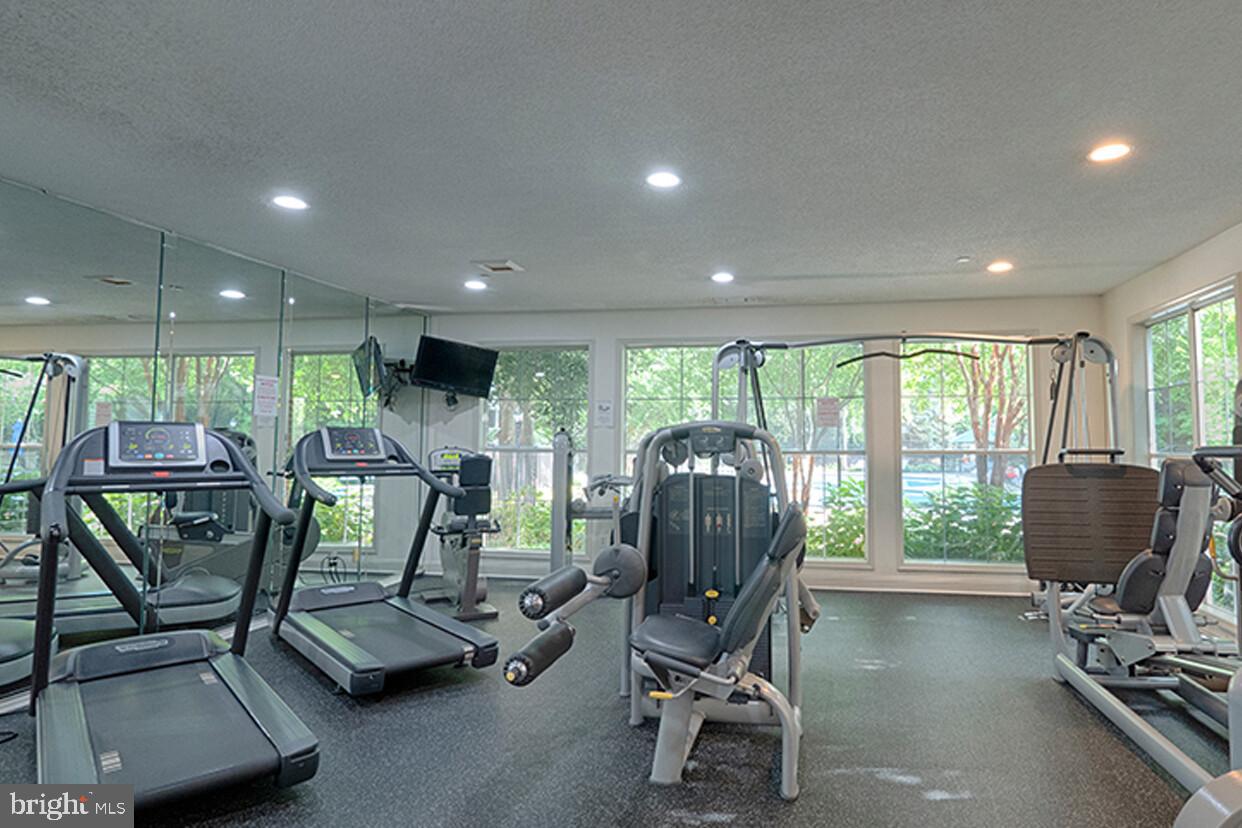 1504 LINCOLN WAY #302, MCLEAN, Virginia 22102, 1 Bedroom Bedrooms, 3 Rooms Rooms,1 BathroomBathrooms,Residential,For sale,1504 LINCOLN WAY #302,VAFX2256200 MLS # VAFX2256200