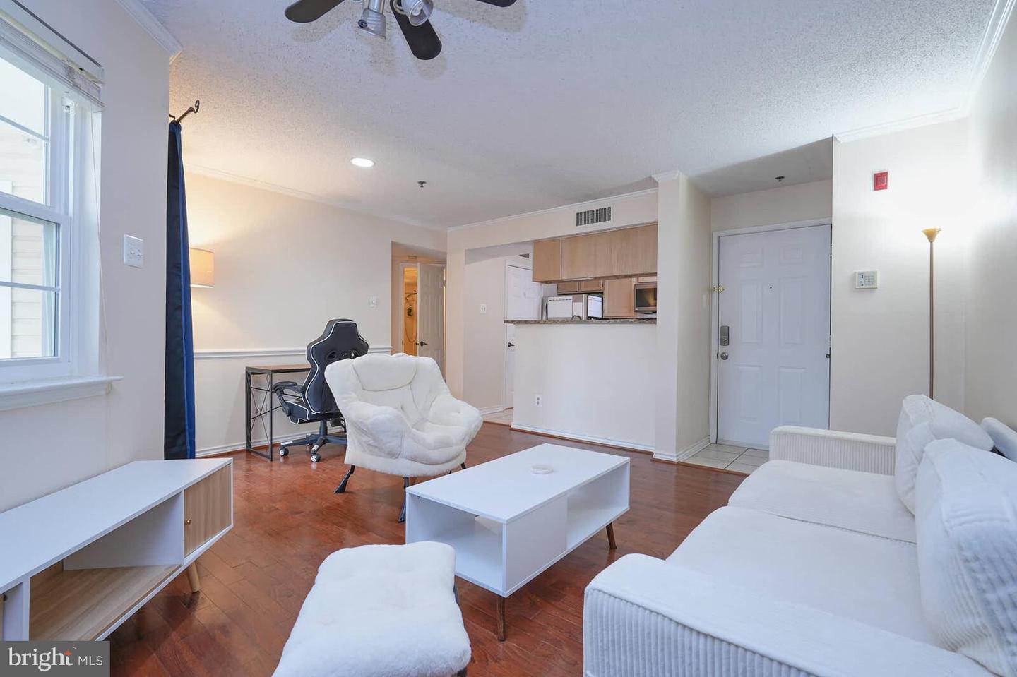 1504 LINCOLN WAY #302, MCLEAN, Virginia 22102, 1 Bedroom Bedrooms, 3 Rooms Rooms,1 BathroomBathrooms,Residential,For sale,1504 LINCOLN WAY #302,VAFX2256200 MLS # VAFX2256200