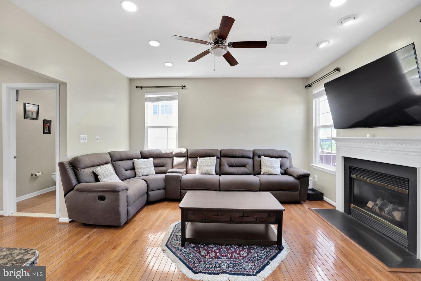 25497 BERESFORD DR, CHANTILLY, Virginia 20152, 3 Bedrooms Bedrooms, ,2 BathroomsBathrooms,Residential,For sale,25497 BERESFORD DR,VALO2102538 MLS # VALO2102538