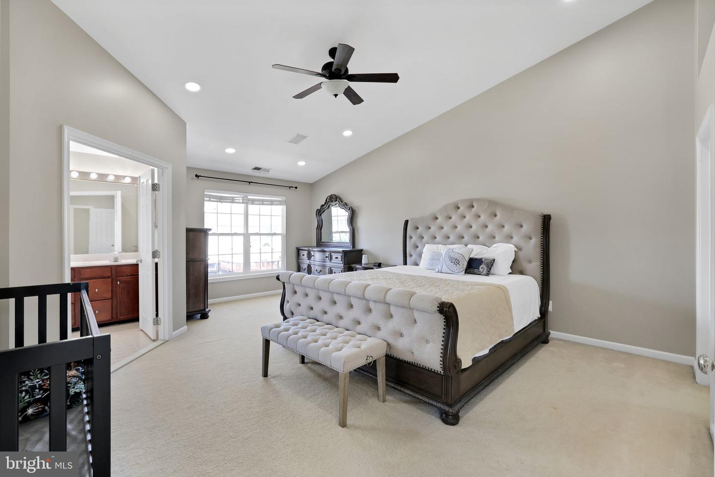 25497 BERESFORD DR, CHANTILLY, Virginia 20152, 3 Bedrooms Bedrooms, ,2 BathroomsBathrooms,Residential,For sale,25497 BERESFORD DR,VALO2102538 MLS # VALO2102538